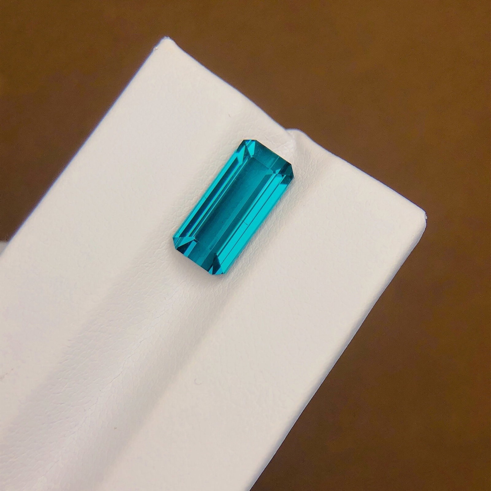 4.76Ctw Natural Tourmaline Loose: 4.76Ctw Natural Tourmaline Loose,Size:14.2mmx6.6mmx4.9mm 4.76Ctw天然碧玺裸石