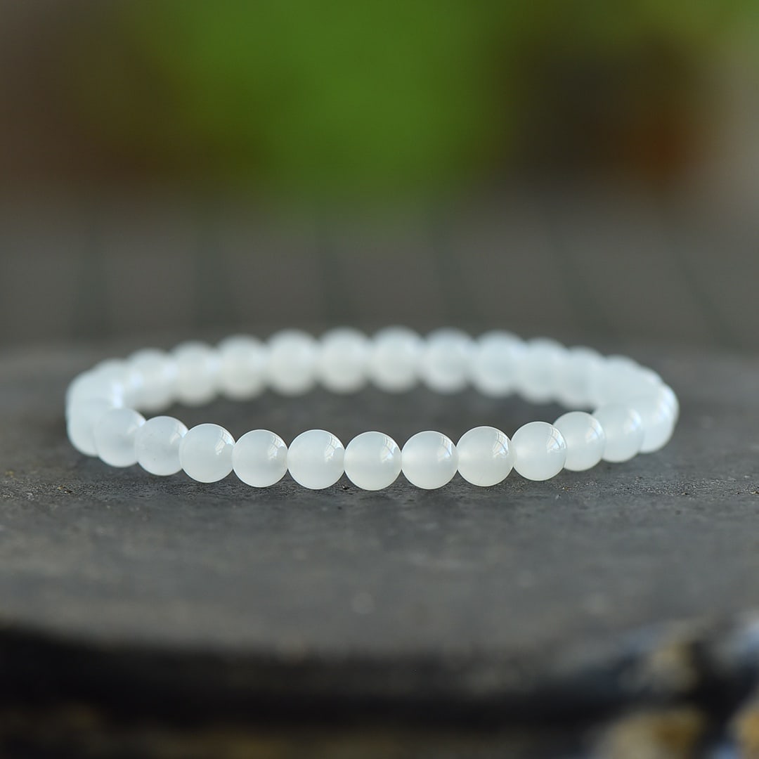 An Exquisite White Jade Bracelets: An Exquisite White Jade Bracelets,Size:6mm 白玉手串