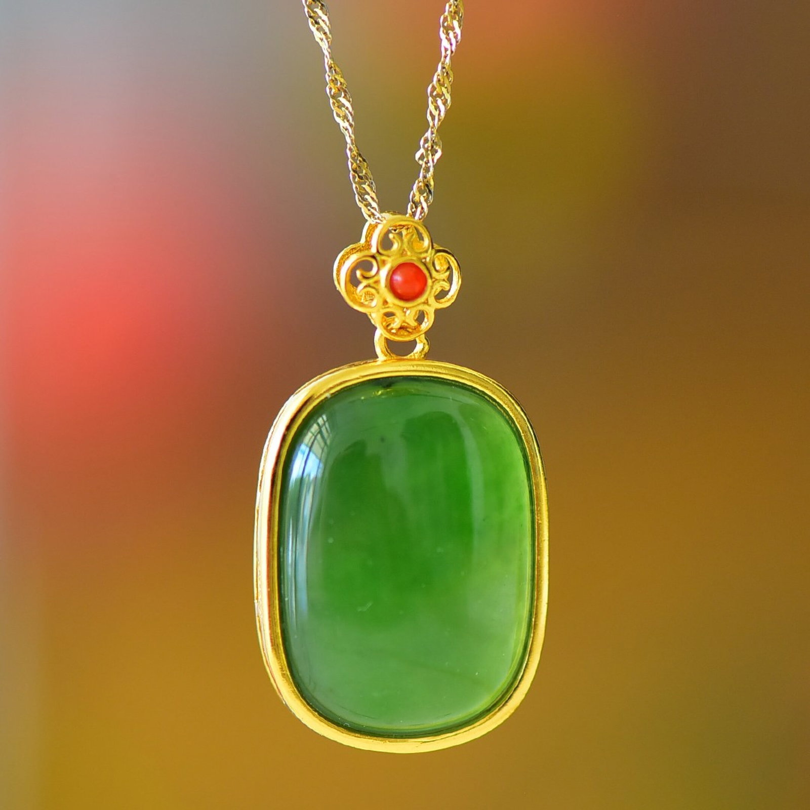 An Exquisite Sterling Silver-Gold Plated Inlaid Jasper Pendant: An Exquisite Sterling Silver-Gold Plated Inlaid Jasper Pendant,Size:16mmx22mm 纯银镀金镶碧玉吊坠