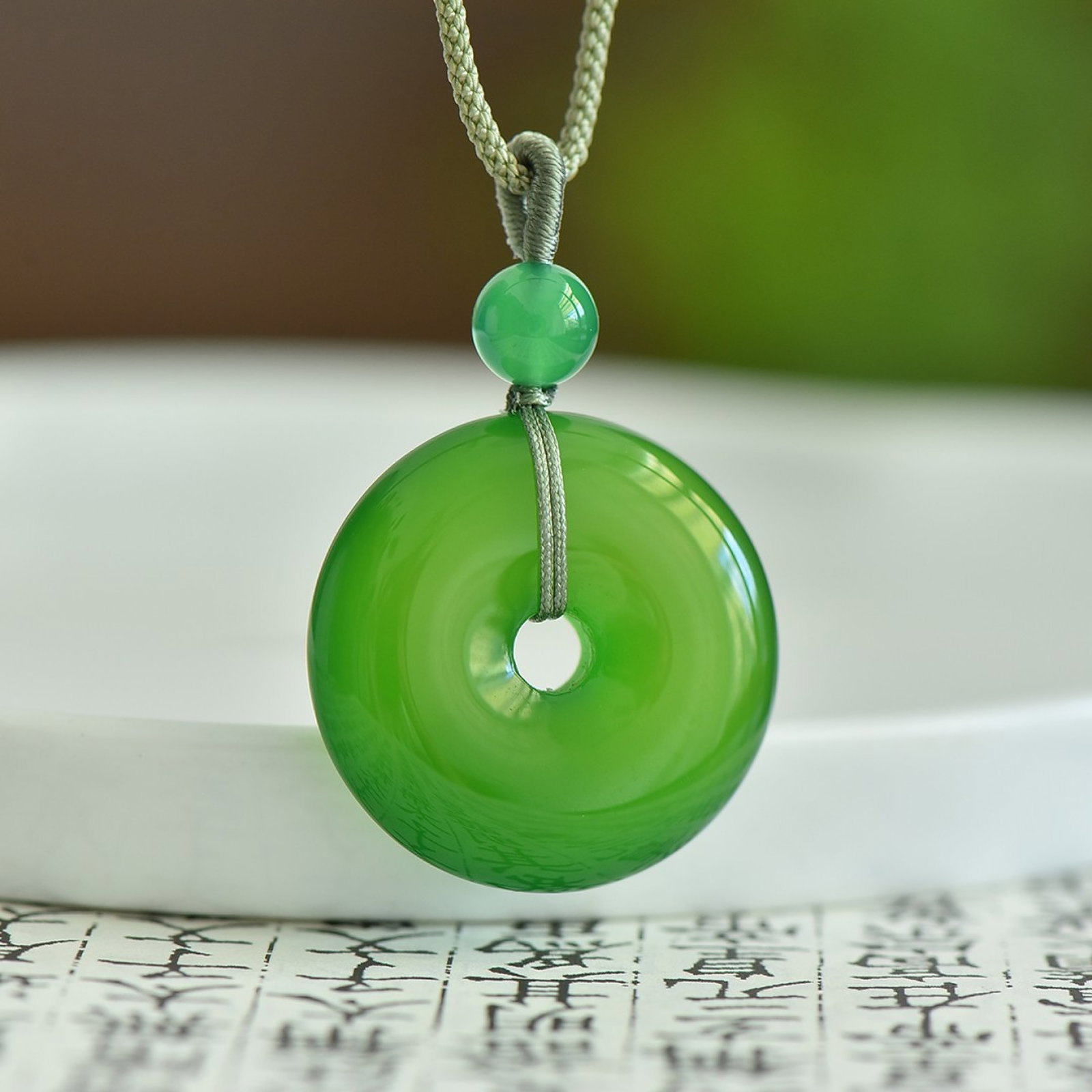 An Exquisite Pendant: An Exquisite Pendant,Size:30mmx30mm 【寓意】扣住平安 锁住幸福 吊坠