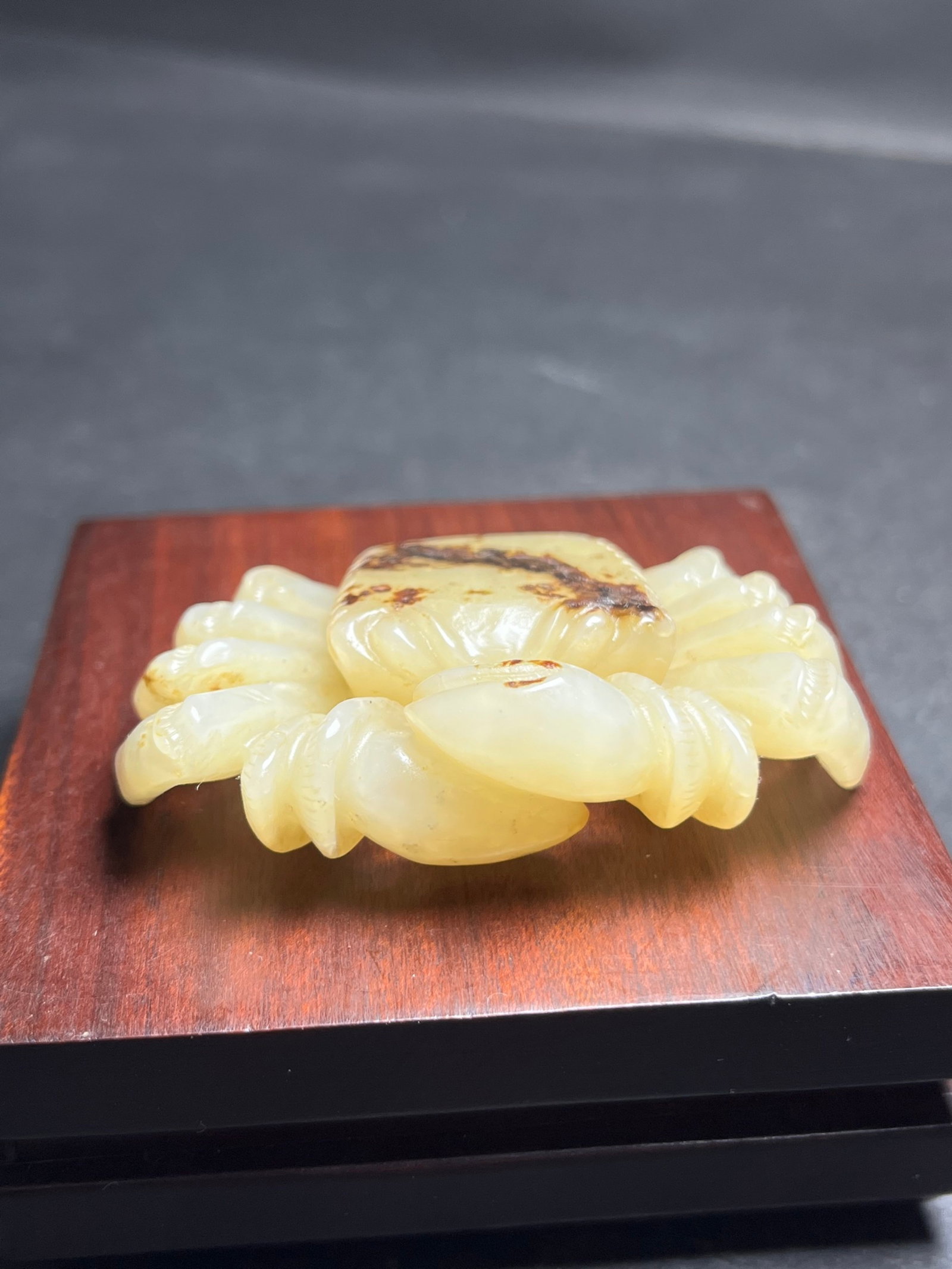 An Exquisite White Jade Crab Hand Piece (1 of 7)