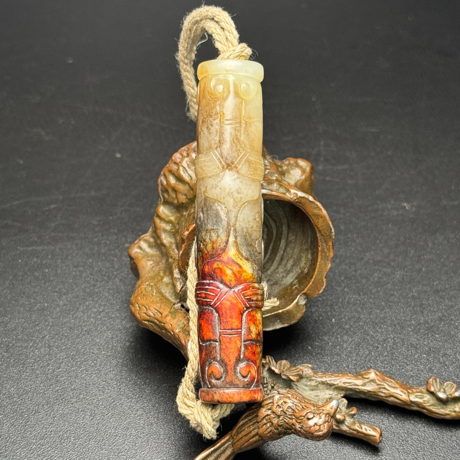 An Exquisite White Jade Ruyi Pattern Pendant: An Exquisite White Jade Ruyi Pattern Pendant,Qing Dynasty,China,Size:14.5mmx70mm,Weight:29g 白玉如意纹挂件,中国清代