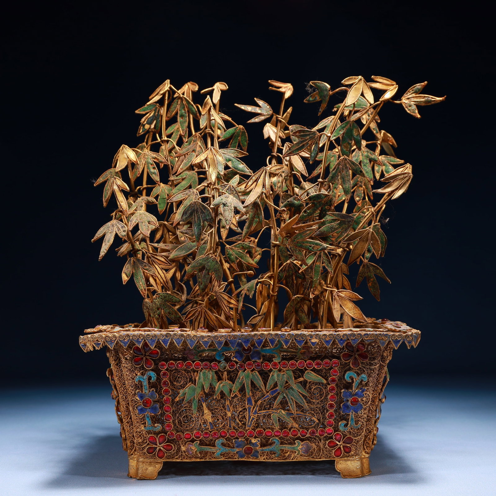 An Exquisite Filigree and Gilding Bamboo Pattern Basin,Inlaid Gems: An Exquisite Filigree and Gilding Bamboo Pattern Basin,Inlaid Gems,Qing Dynasty,China,Qianlong Four-character Mark,Size:8.3inx5.9inx11.8in,Weight:1250g 掐丝鎏金竹纹