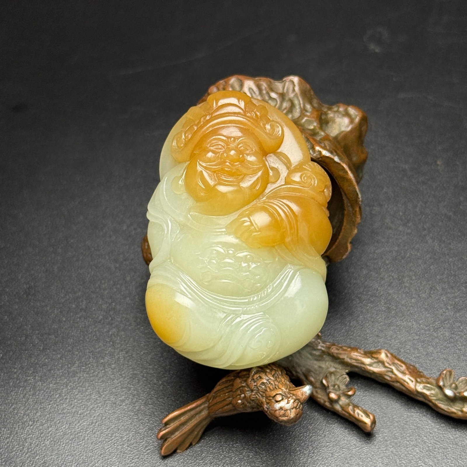 An Exquisite White Jade Statue of Mammon Pendant: An Exquisite White Jade Statue of Mammon Pendant,Qing Dynasty,China,Size:54mmx37mmx18mm,Weight:54g 白玉财神像挂件,中国清代