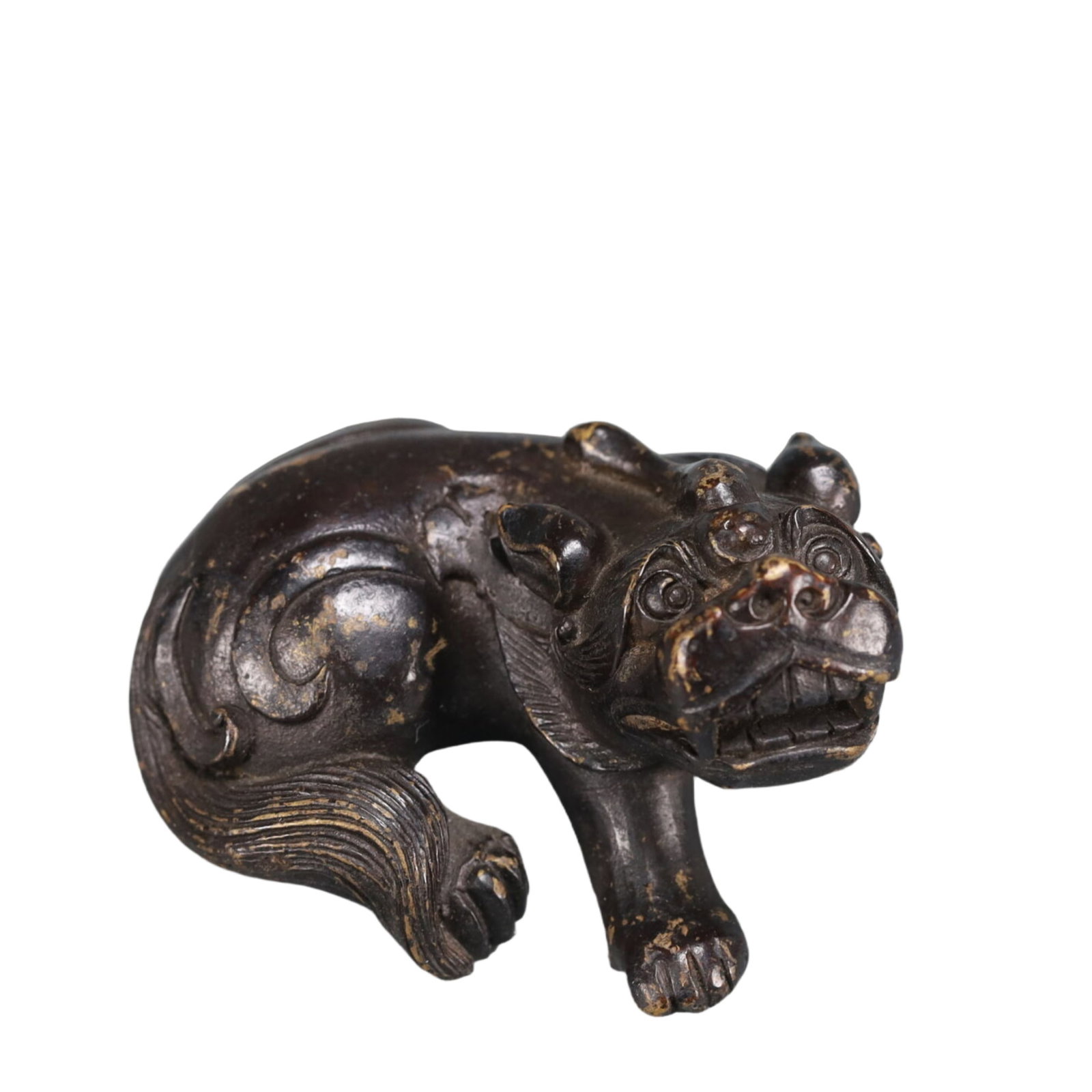 An Exquisite Bronze Auspicious Beast Ornament: An Exquisite Bronze Auspicious Beast Ornament,Qing Dynasty, China,Size:2.4inx2.2inx1.4in Weight:167.2g 铜瑞兽摆件,中国清代