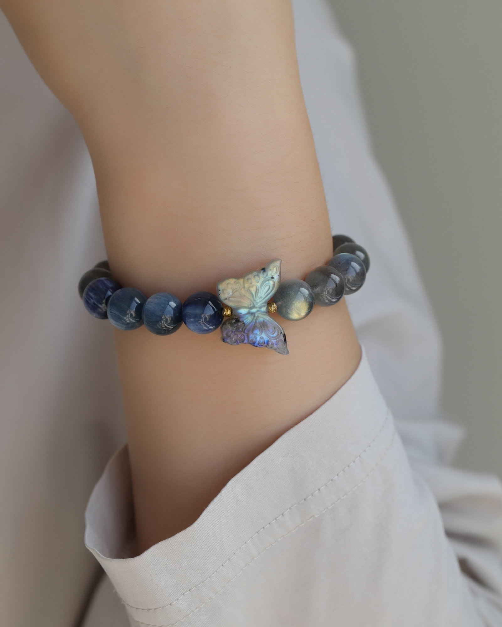An Exquisite Crystal Bracelets - 8