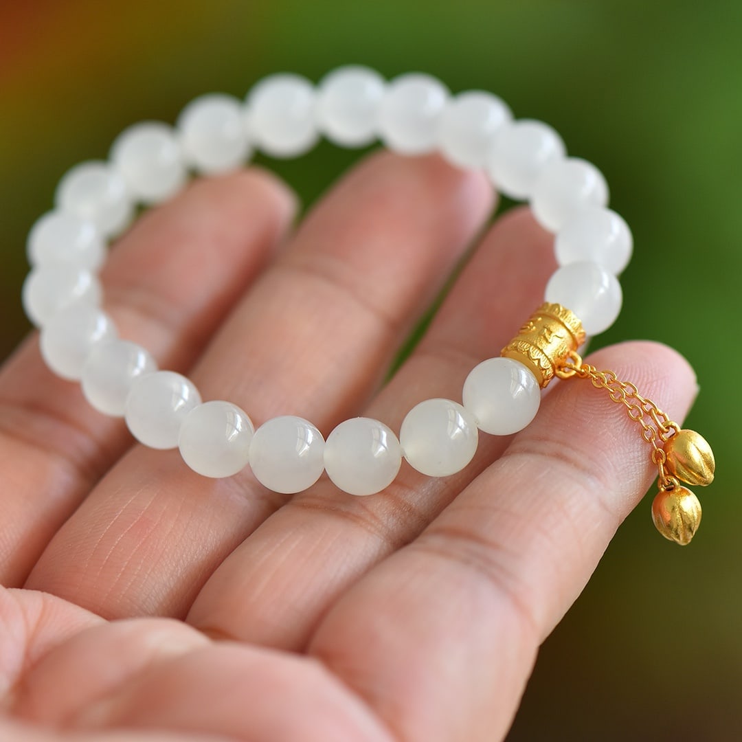 An Exquisite White Jade Bracelets: An Exquisite White Jade Bracelets,Size:8mm 白玉手串