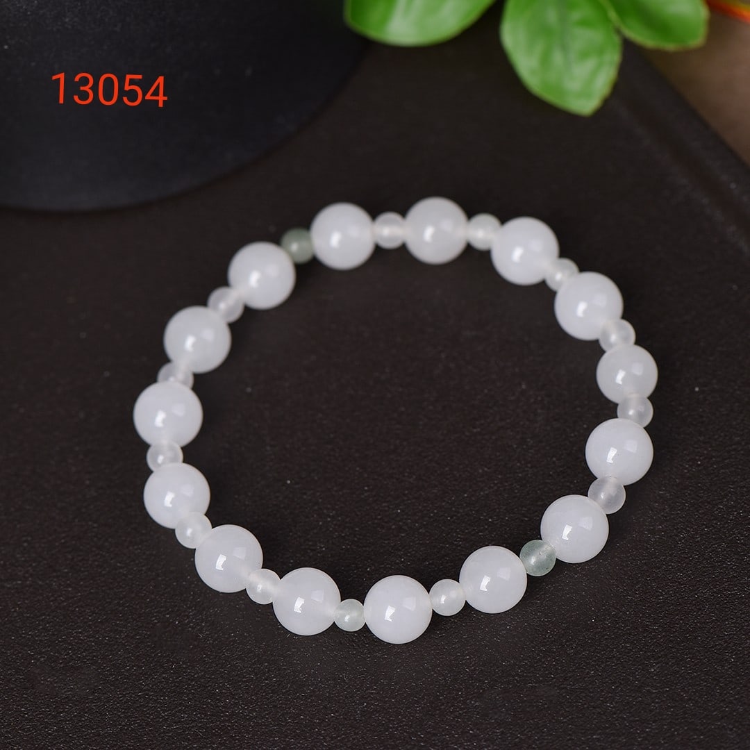 An Exquisite White Jade Bracelets: An Exquisite White Jade Bracelets,Size:8mm 白玉手串