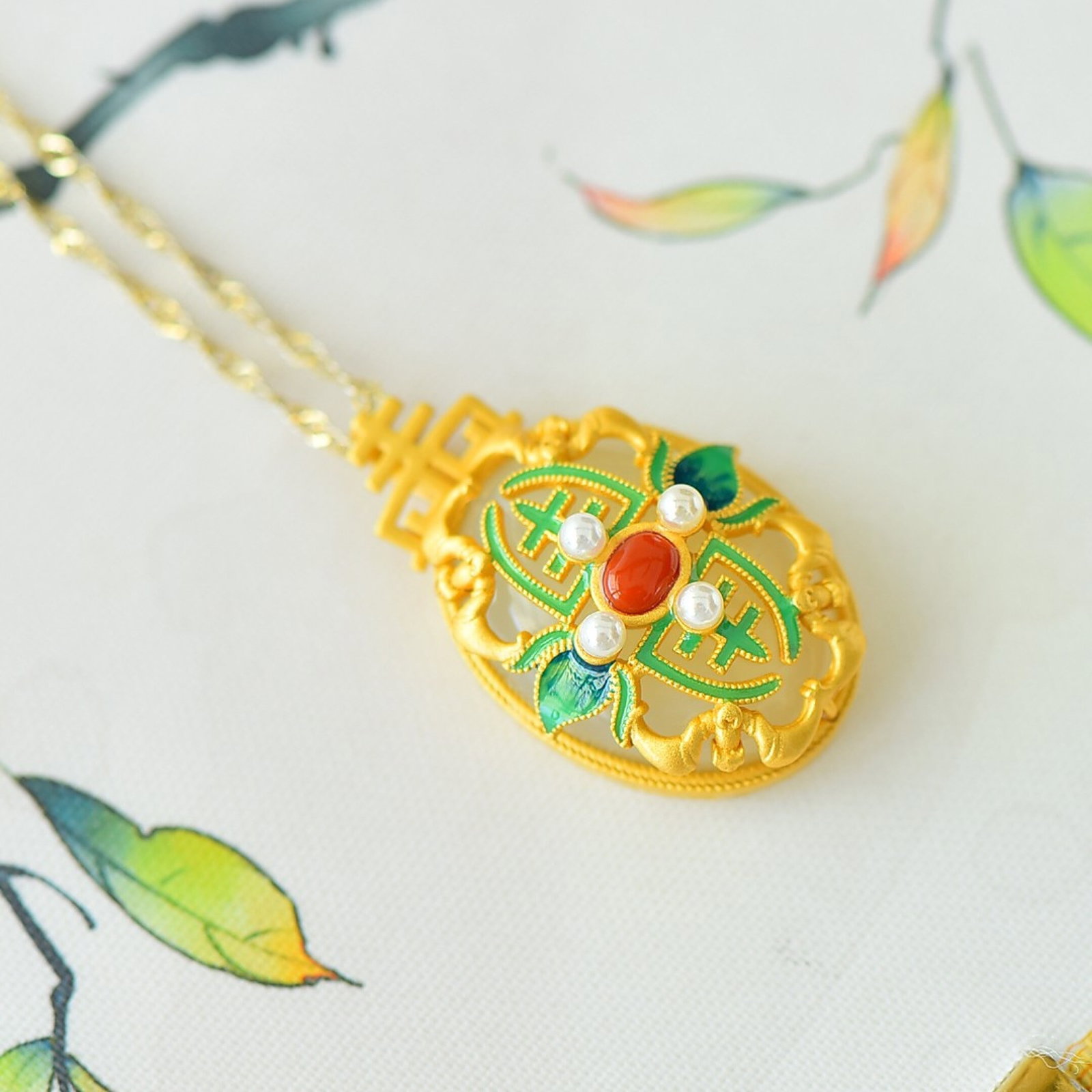 An Exquisite Sterling Silver-Gold Plated Inlaid White Jade Pendant,Inlaid Pearl: An Exquisite Sterling Silver-Gold Plated Inlaid White Jade Pendant,Inlaid Pearl,Size:15mmx20mm 纯银镀金镶白玉吊坠,嵌珍珠