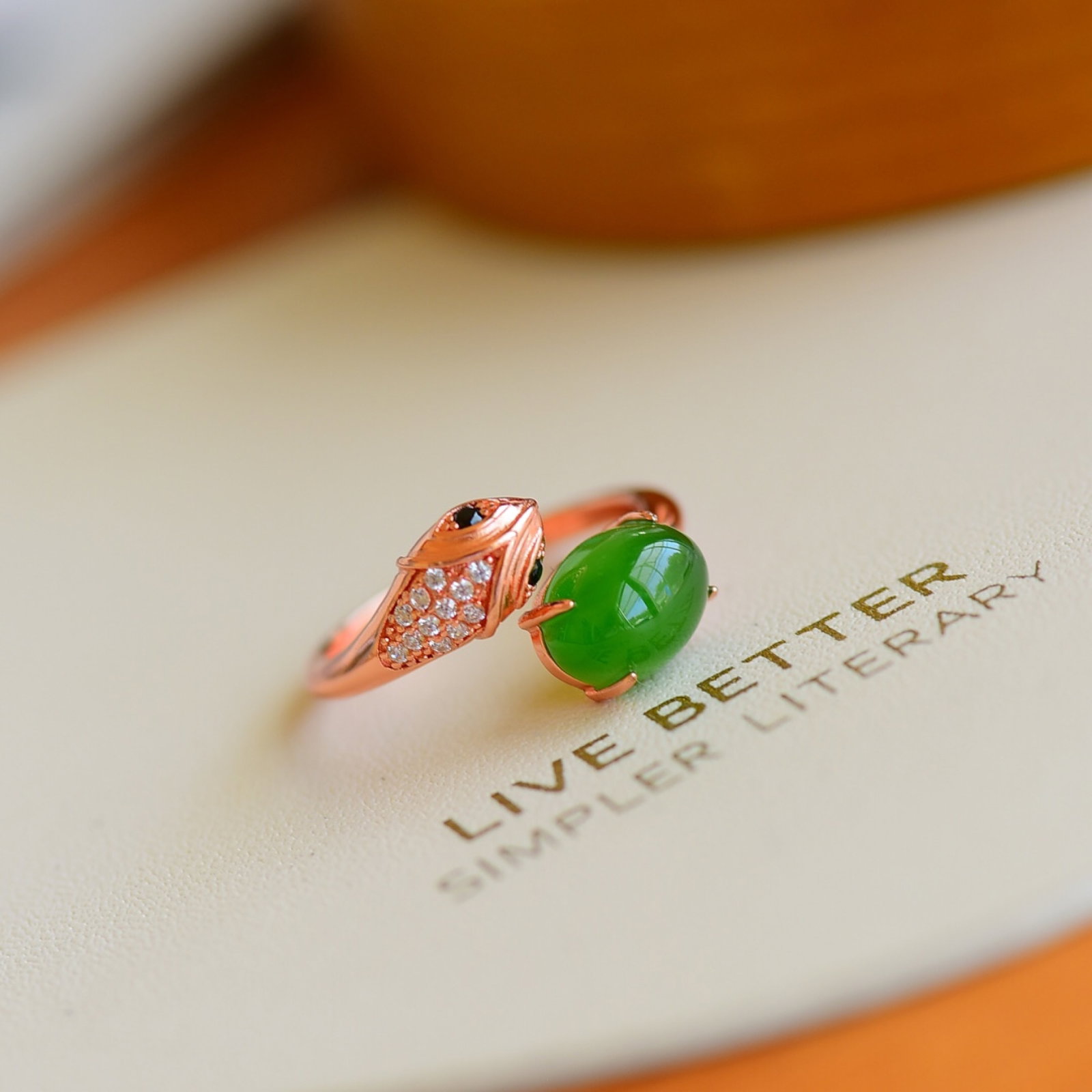 An Exquisite Sterling Silver-Gold Plated Inlaid Jasper Ring,Inlaid Gems: An Exquisite Sterling Silver-Gold Plated Inlaid Jasper Ring,Inlaid Gems,Size:7mmx9mm 一个精美的纯银镀金镶碧玉戒指,&#