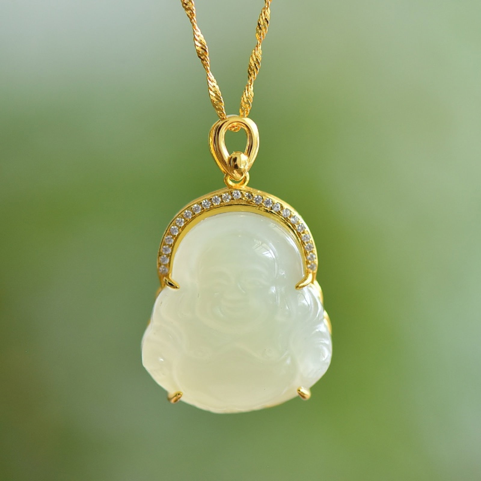 An Exquisite Sterling Silver-Gold Plated Inlaid White Jade Pendant: An Exquisite Sterling Silver-Gold Plated Inlaid White Jade Pendant,Size:22mmx24mm 纯银镀金镶白玉吊坠