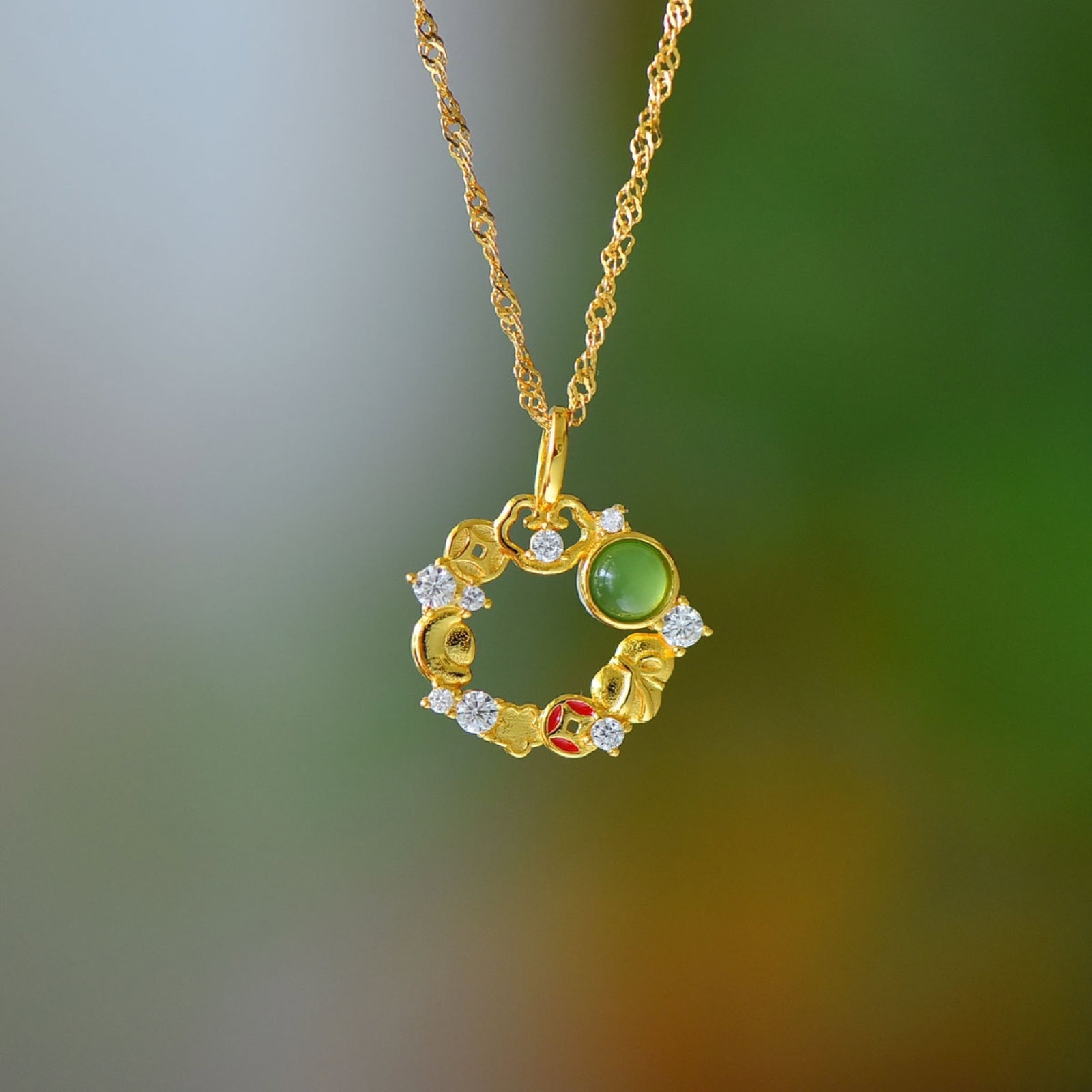 An Exquisite Sterling Silver-Gold Plated Inlaid Jasper Pendant,Inlaid Diamond: An Exquisite Sterling Silver-Gold Plated Inlaid Jasper Pendant,Inlaid Diamond,Size:4mmx4mm 纯银镀金镶碧玉吊坠,嵌钻石