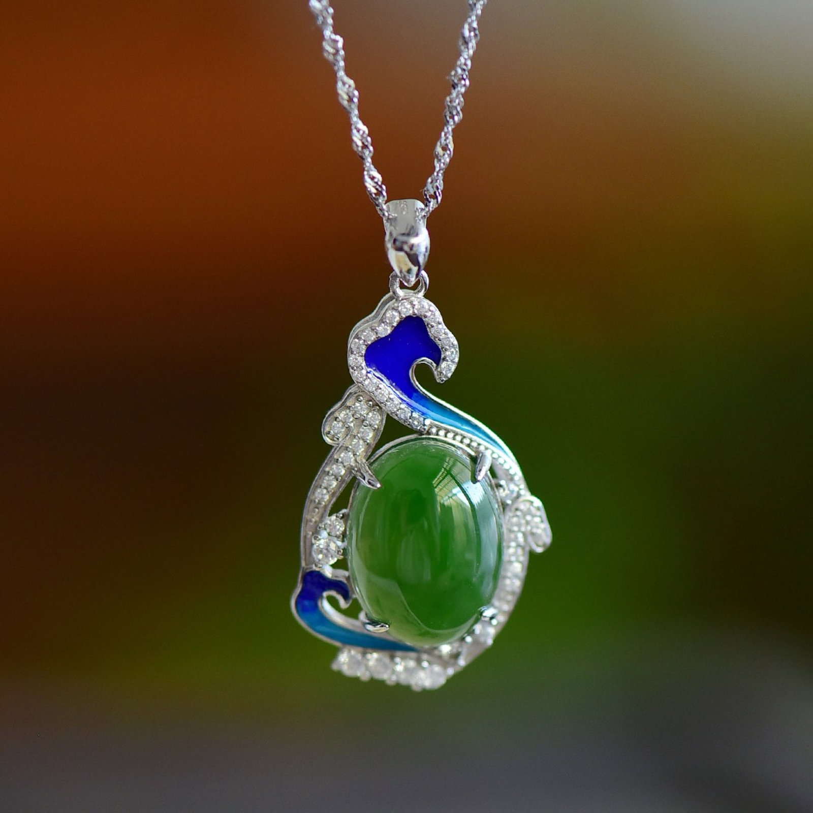 An Exquisite Sterling Silver Inlaid Jasper Enamel Pendant,Inlaid Diamond: An Exquisite Sterling Silver Inlaid Jasper Enamel Pendant,Inlaid Diamond,Size:12mmx16mm 纯银镶碧玉珐琅吊坠，嵌钻石