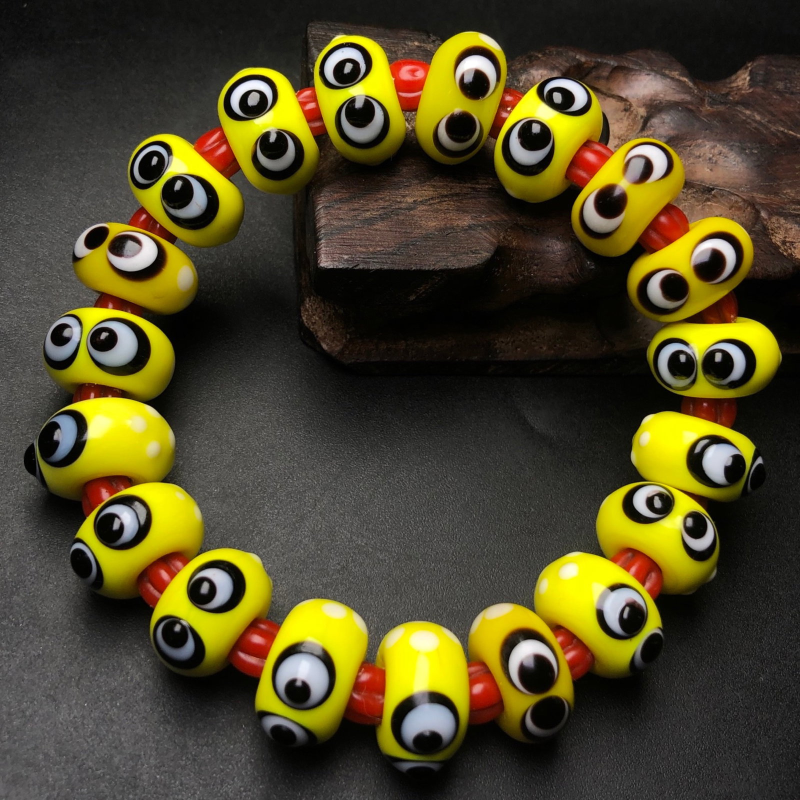 An Exquisite Glass Bracelets: An Exquisite Glass Bracelets,Size:15mmx8mm,Weight:62.1g 琉璃手串