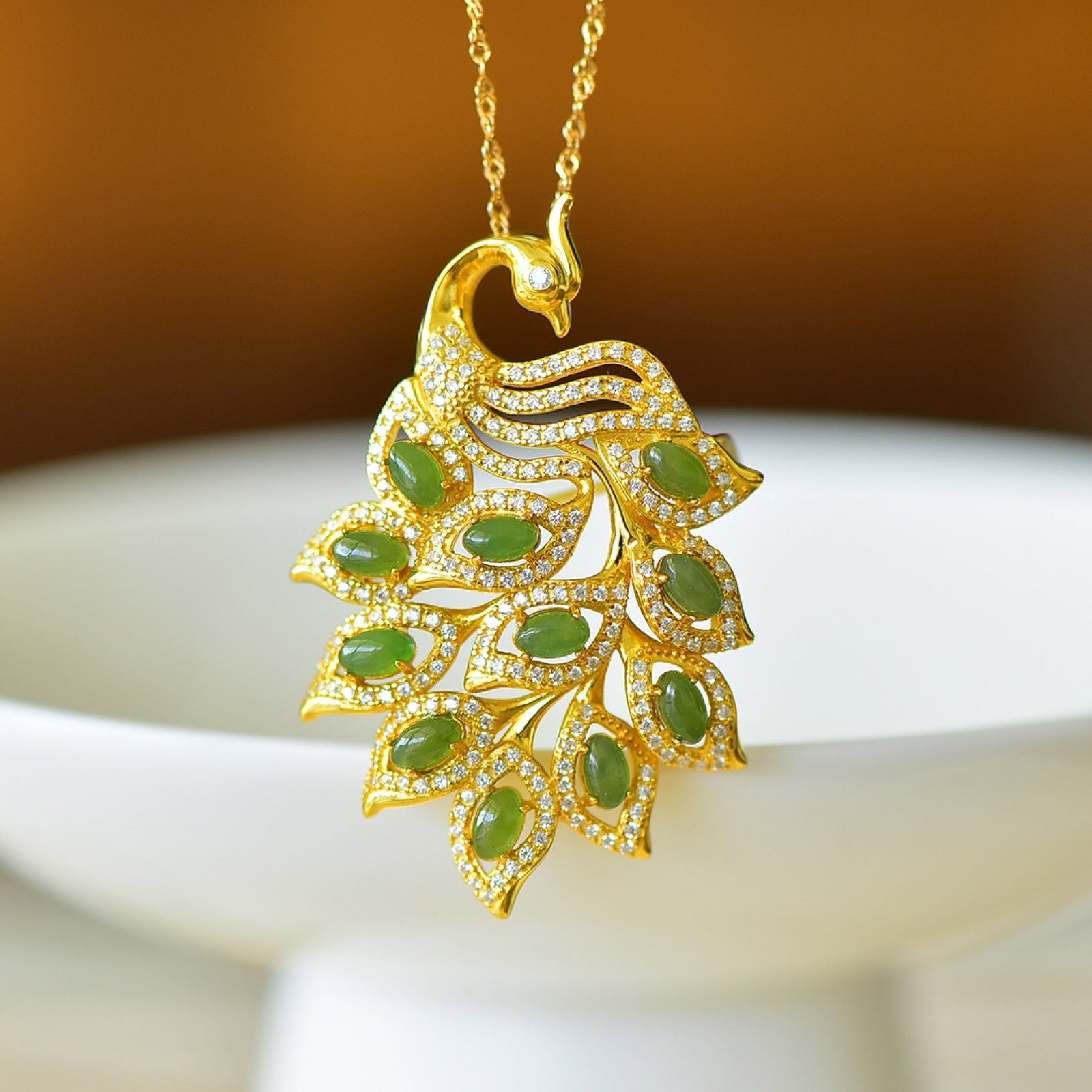 An Exquisite Sterling Silver-Gold Plated Inlaid Jasper Pendant,Inlaid Diamond: An Exquisite Sterling Silver-Gold Plated Inlaid Jasper Pendant,Inlaid Diamond,Size:3mmx5mm 纯银镀金镶碧玉吊坠,嵌钻石