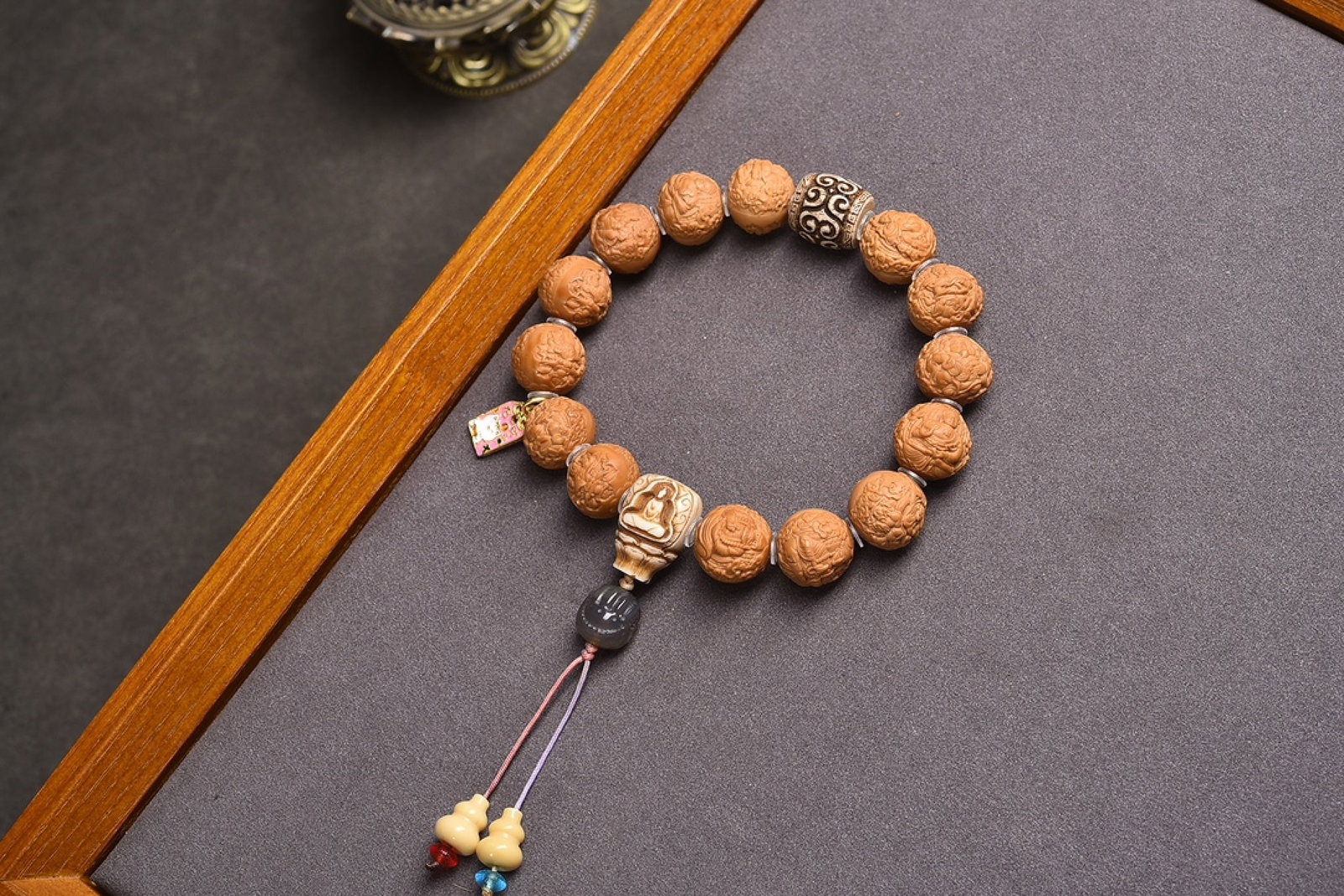 An Exquisite Walnut Bracelets (1 of 6)