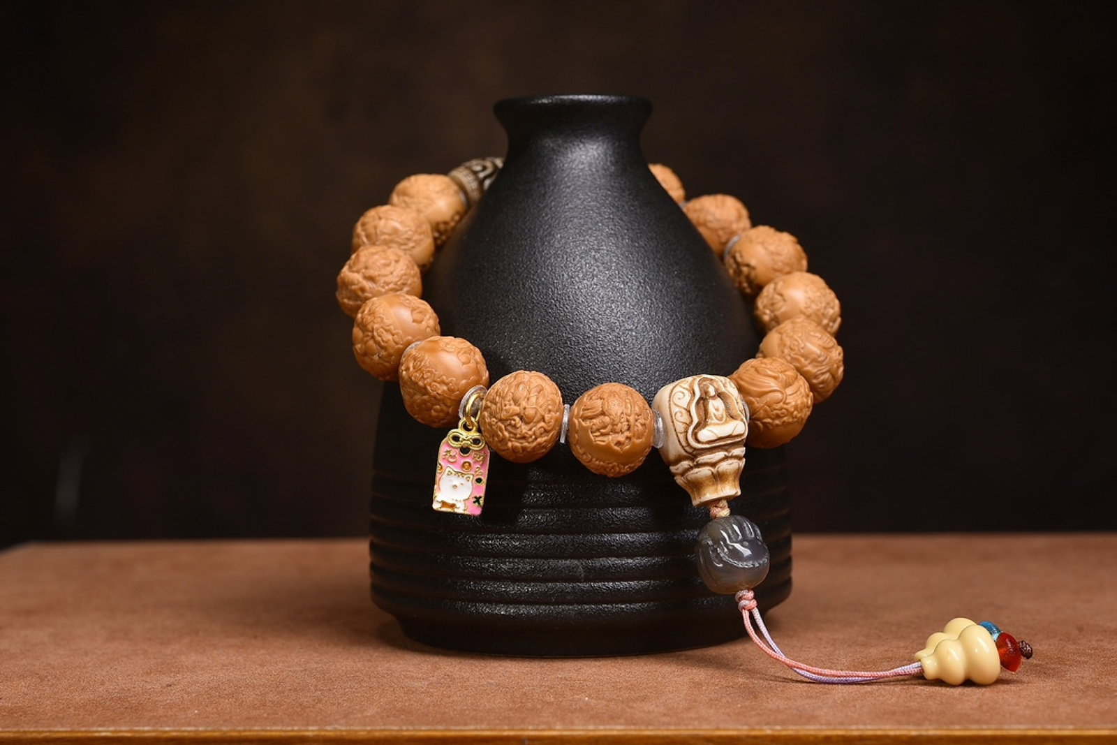 An Exquisite Walnut Bracelets - 6