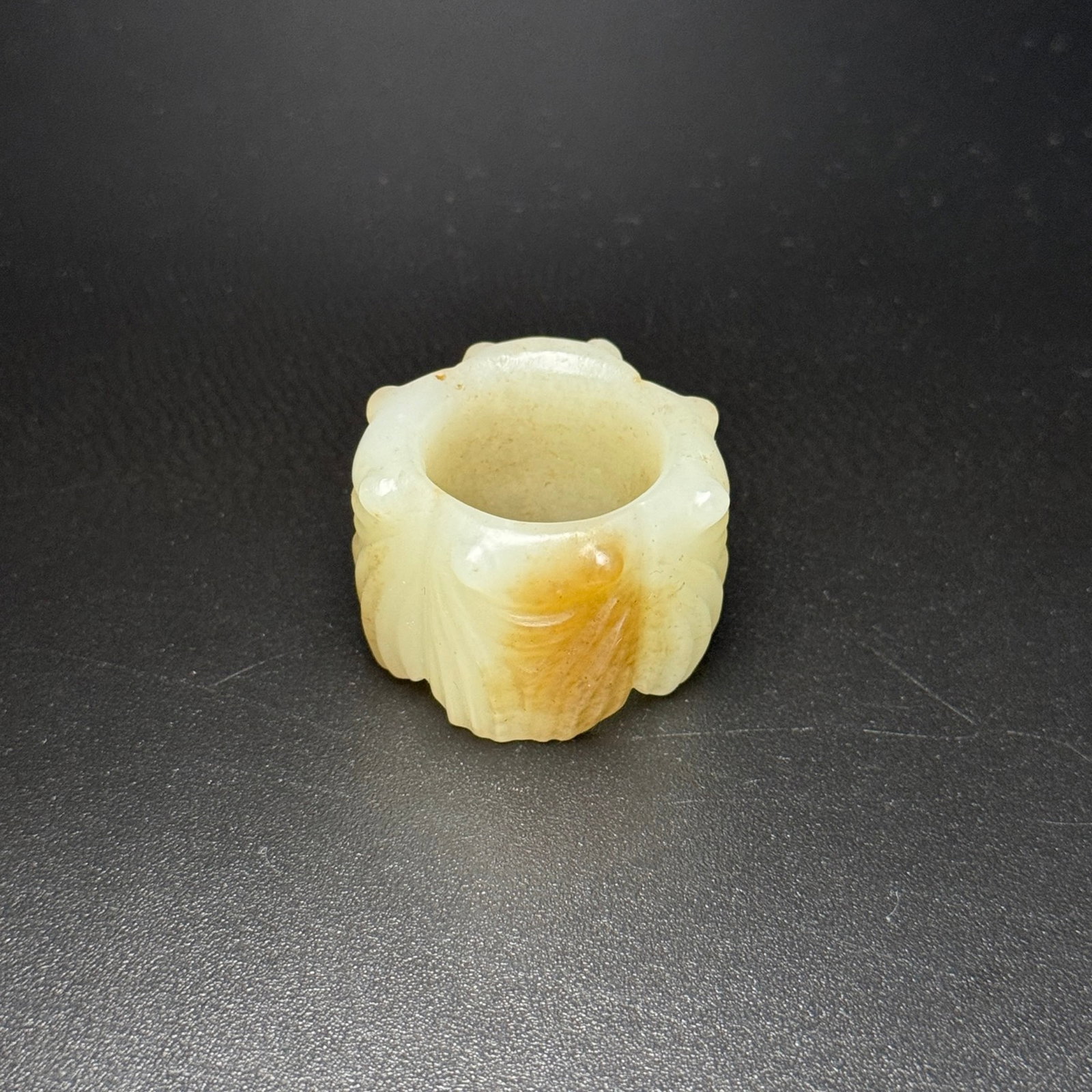 An Exquisite White Jade Cicada Pattern Fingerstall: An Exquisite White Jade Cicada Pattern Fingerstall,Qing Dynasty,China,Size:22mmx34mmx26mm,Weight:37g 白玉蝉纹扳指,中国清代