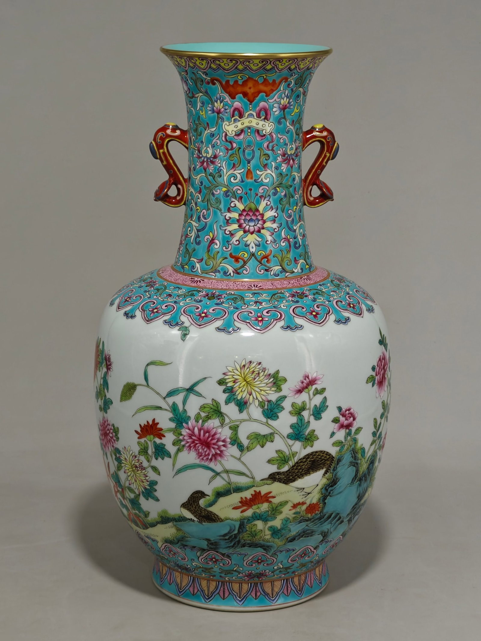 A Huge Famille-Rose Painted Gold Flower and Bird Pattern Ruyi Ears Vase: A Huge Famille-Rose Painted Gold Flower and Bird Pattern Ruyi Ears Vase,Qing Dynasty,China,Qianlong Six-character Mark,Size:15.7inx9.1in 粉彩描金花鸟纹如