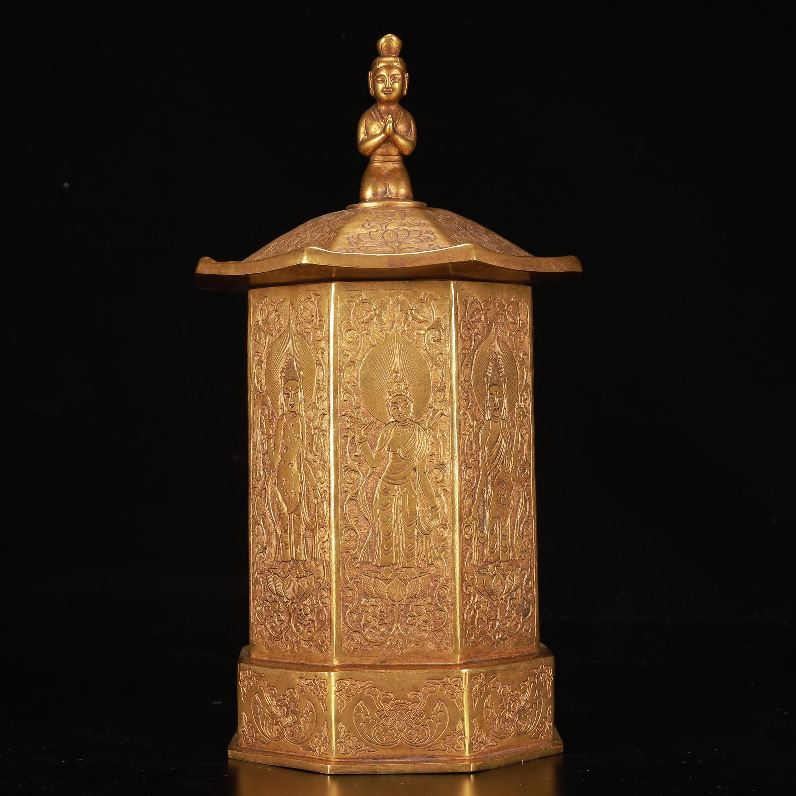 A Rare Gilt Bronze Statue of Avalokitesvara Pattern Jar with Cover: A Rare Gilt Bronze Statue of Avalokitesvara Pattern Jar with Cover,Tang Dynasty, China,Tianbao Mark,Size:6.7inx11.8in,Weight:1850g 铜鎏金观音像纹盖Ņ