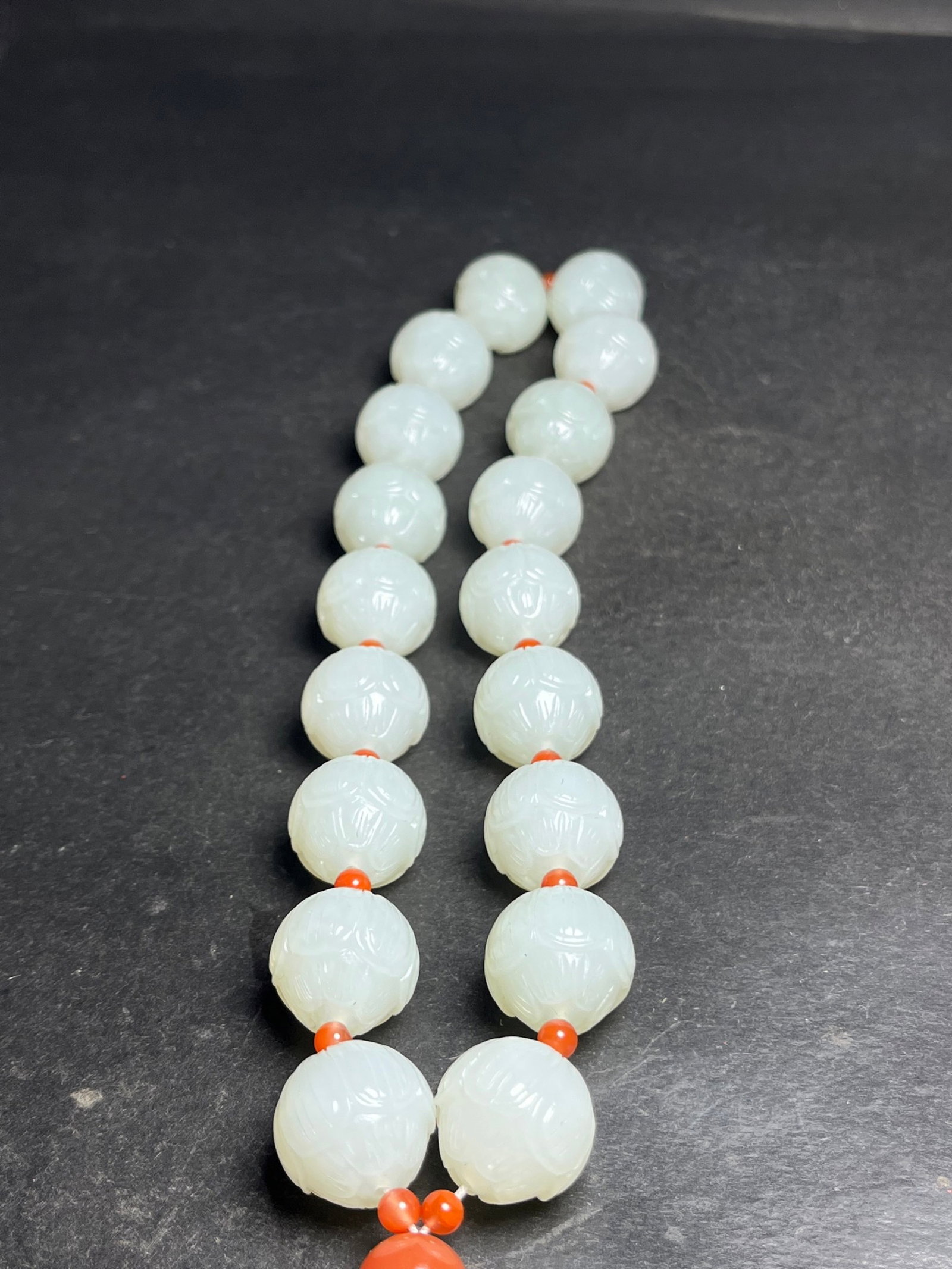 An Exquisite White Jade Lotus Pattern Bracelets: An Exquisite White Jade Lotus Pattern Bracelets,Qing Dynasty,China,Size:18mm,Weight:151g 白玉莲花纹手串,中国清代