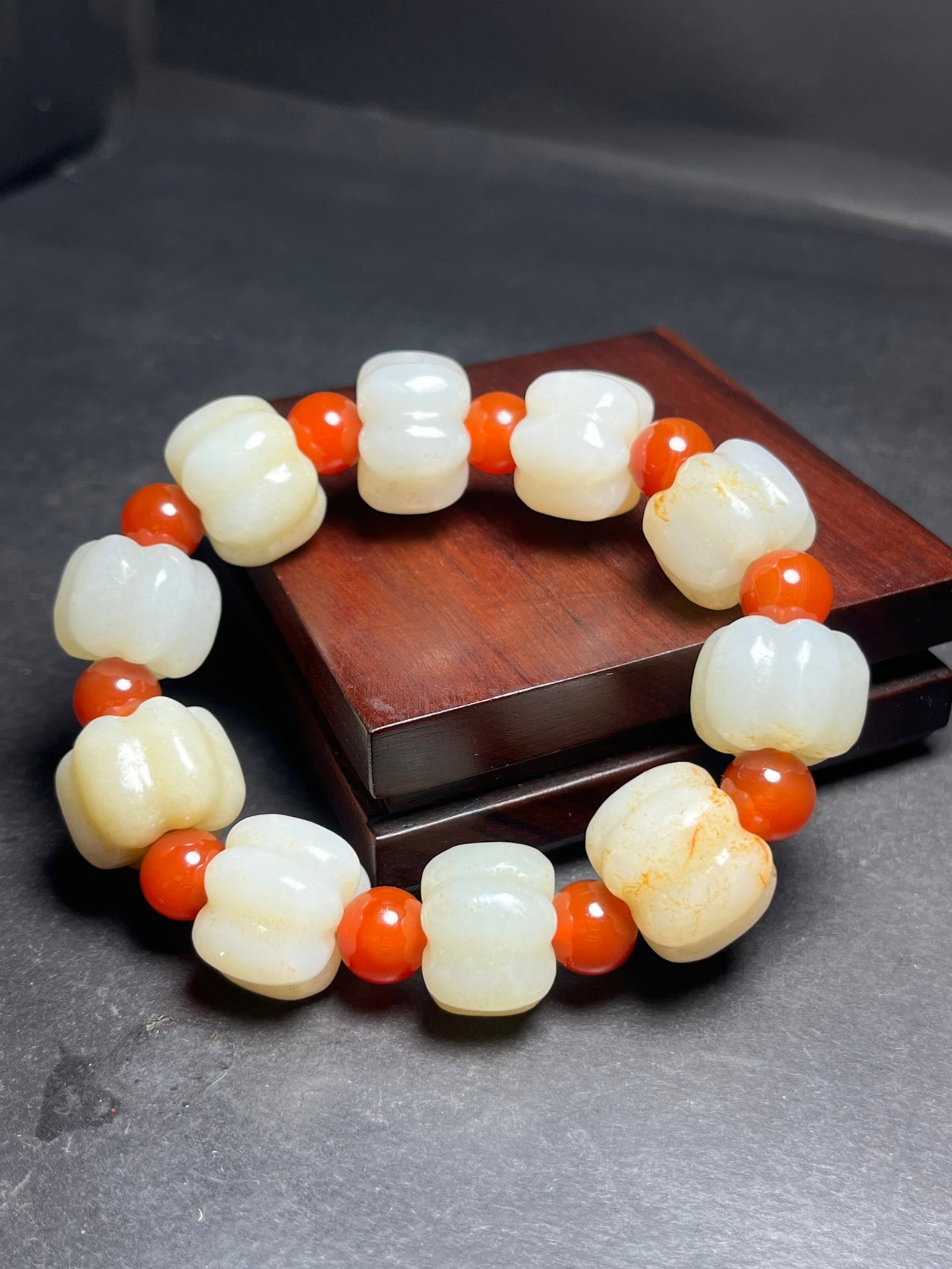 An Exquisite White Jade Pumpkin Bracelets (1 of 7)
