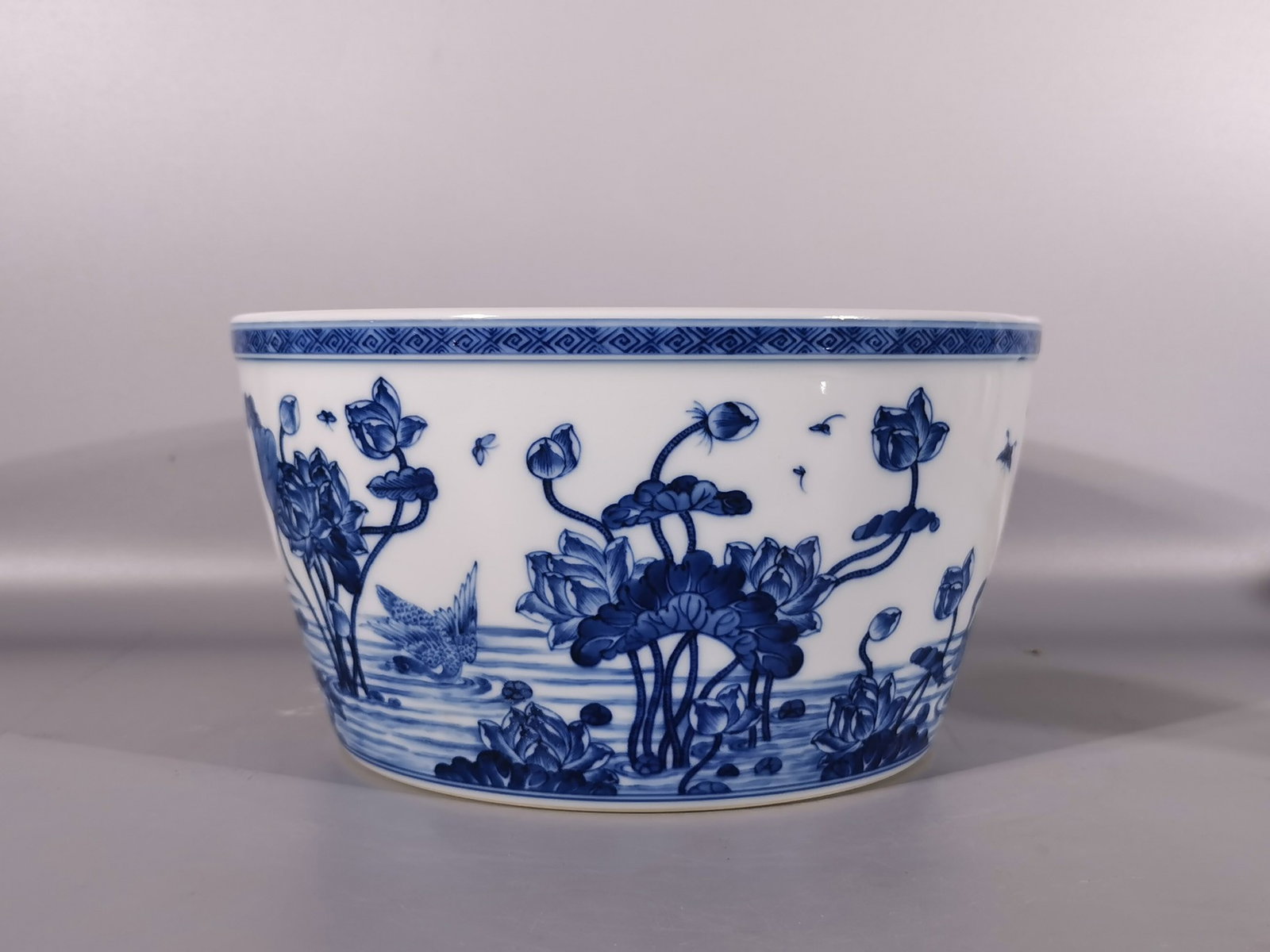 An Exquisite Blue and White Lotus and Mandarin Duck Pattern Vat: An Exquisite Blue and White Lotus and Mandarin Duck Pattern Vat,Qing Dynasty,China,Yongzheng Six-character Mark,Size:4.7inx8.9in 青花荷花鸳鸯纹缸,ߑ