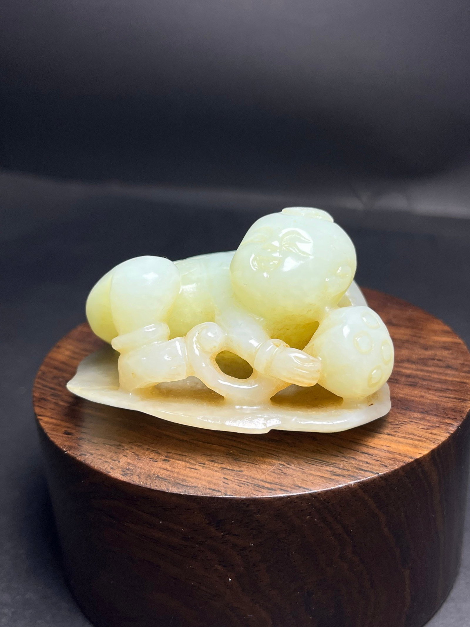 An Exquisite White Jade Figure Hand Piece (1 of 7)