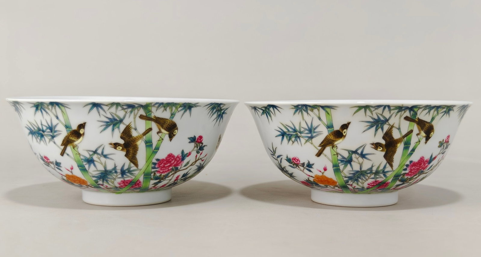 A Pair of Exquisite Enamel Flower and Bird Pattern Bowls,With Poem: A Pair of Exquisite Enamel Flower and Bird Pattern Bowls,With Poem,Qing Dynasty,China,Yongzheng Four-character Mark,Size:3inx6.6in 一对珐琅彩花鸟纹Ĵ