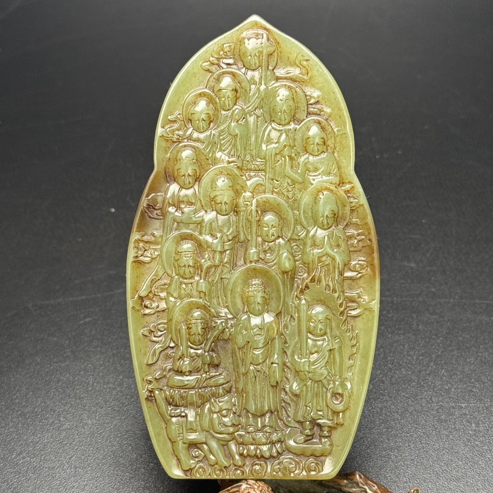 An Exquisite Yellow Jade Buddha Statue Pattern Pendant: An Exquisite Yellow Jade Buddha Statue Pattern Pendant,Qing Dynasty,China,Size:104mmx56mmx6mm,Weight:66g 黄玉佛像纹挂件,中国清代