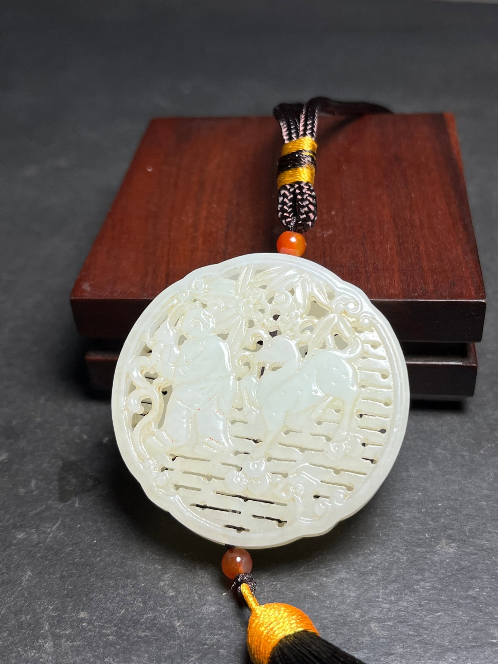 An Exquisite White Jade Hollow Figure Deer Pattern Pendant: An Exquisite White Jade Hollow Figure Deer Pattern Pendant,Qing Dynasty,China,Size:51mmx10mmx51mm,Weight:40g