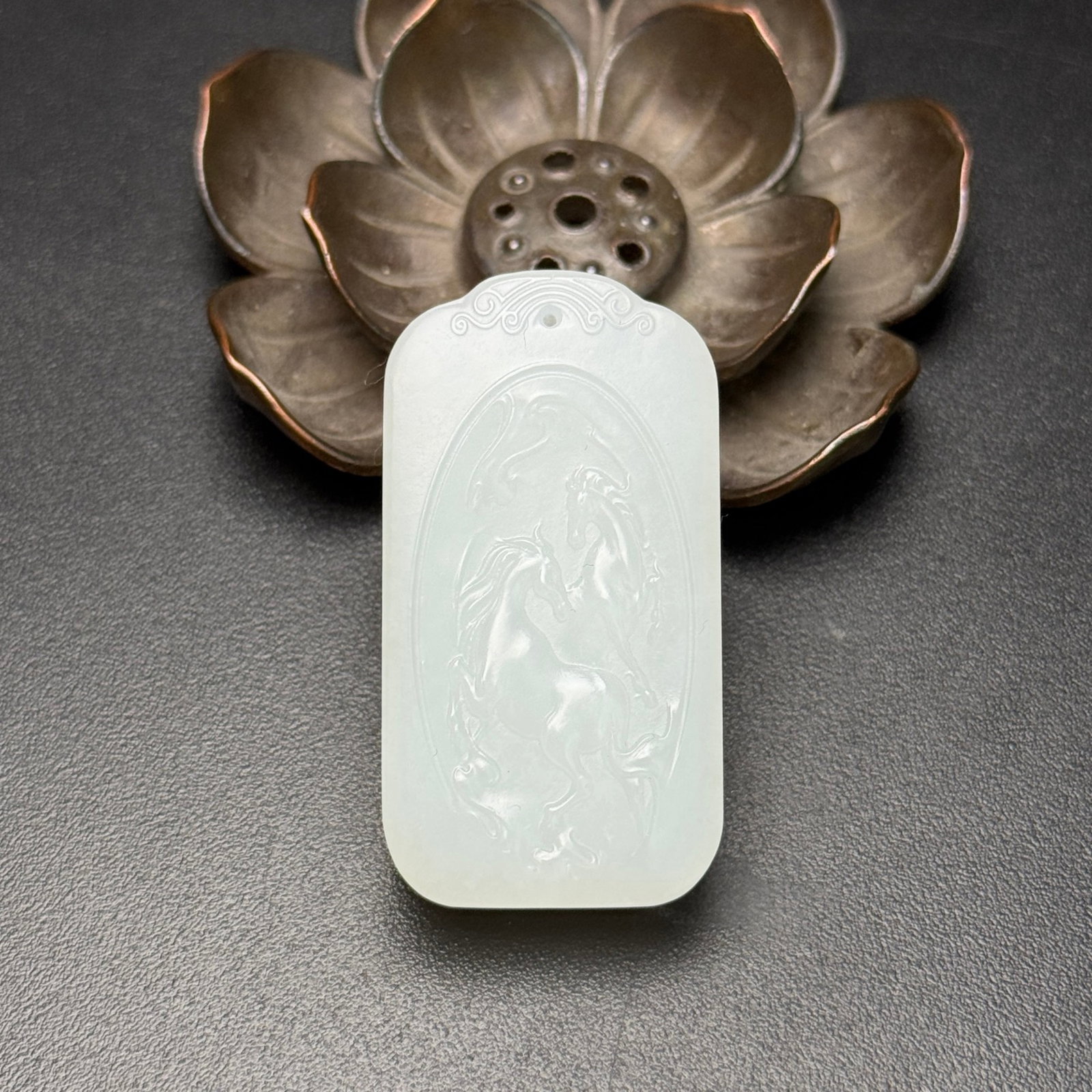An Exquisite White Jade Horse Pattern Pendant: An Exquisite White Jade Horse Pattern Pendant,Qing Dynasty,China,Size:44mmx23mmx10mm,Weight:27g 白玉马纹挂件,中国清代