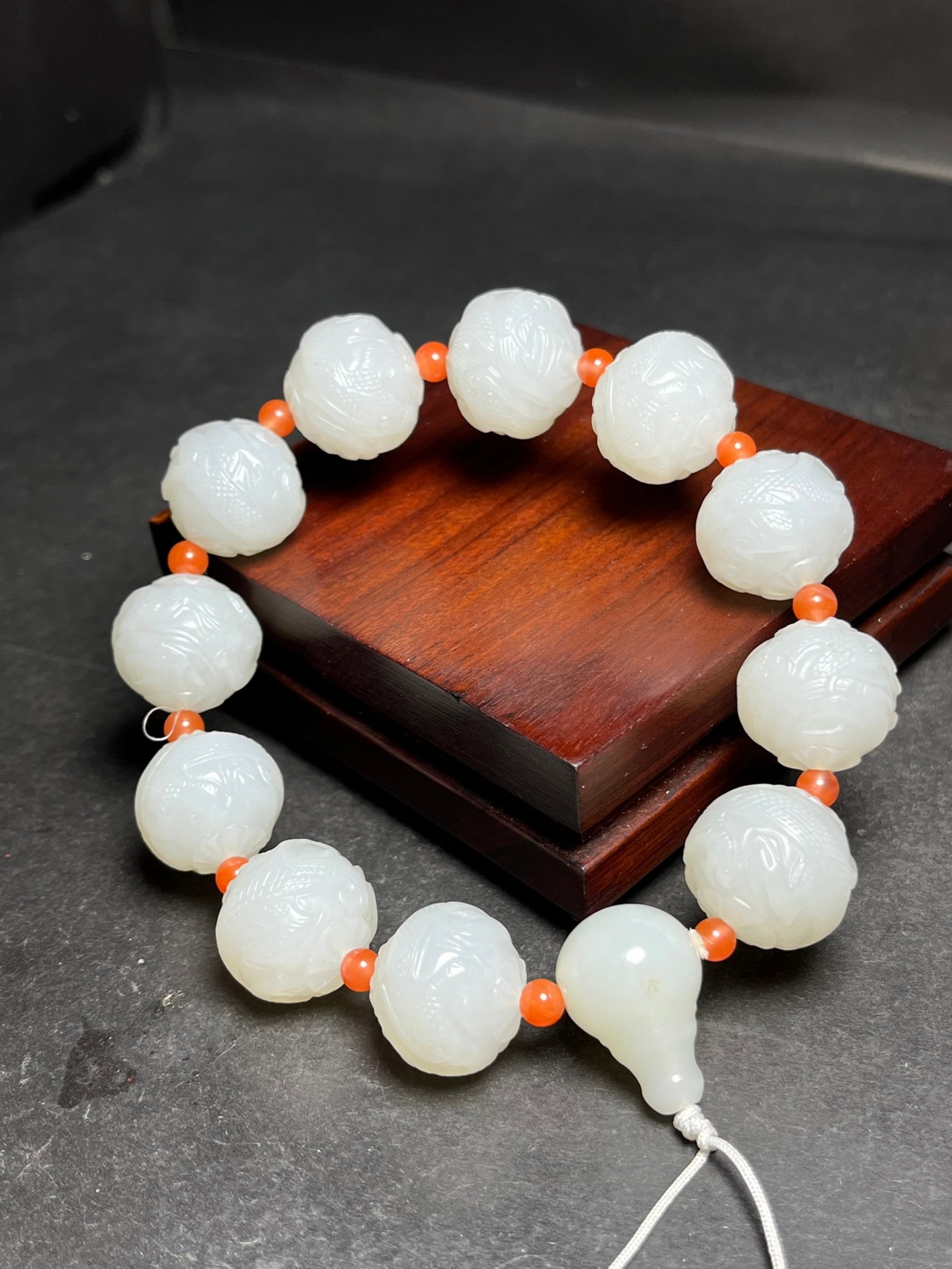An Exquisite White Jade Dragon Pattern Bracelets - 5