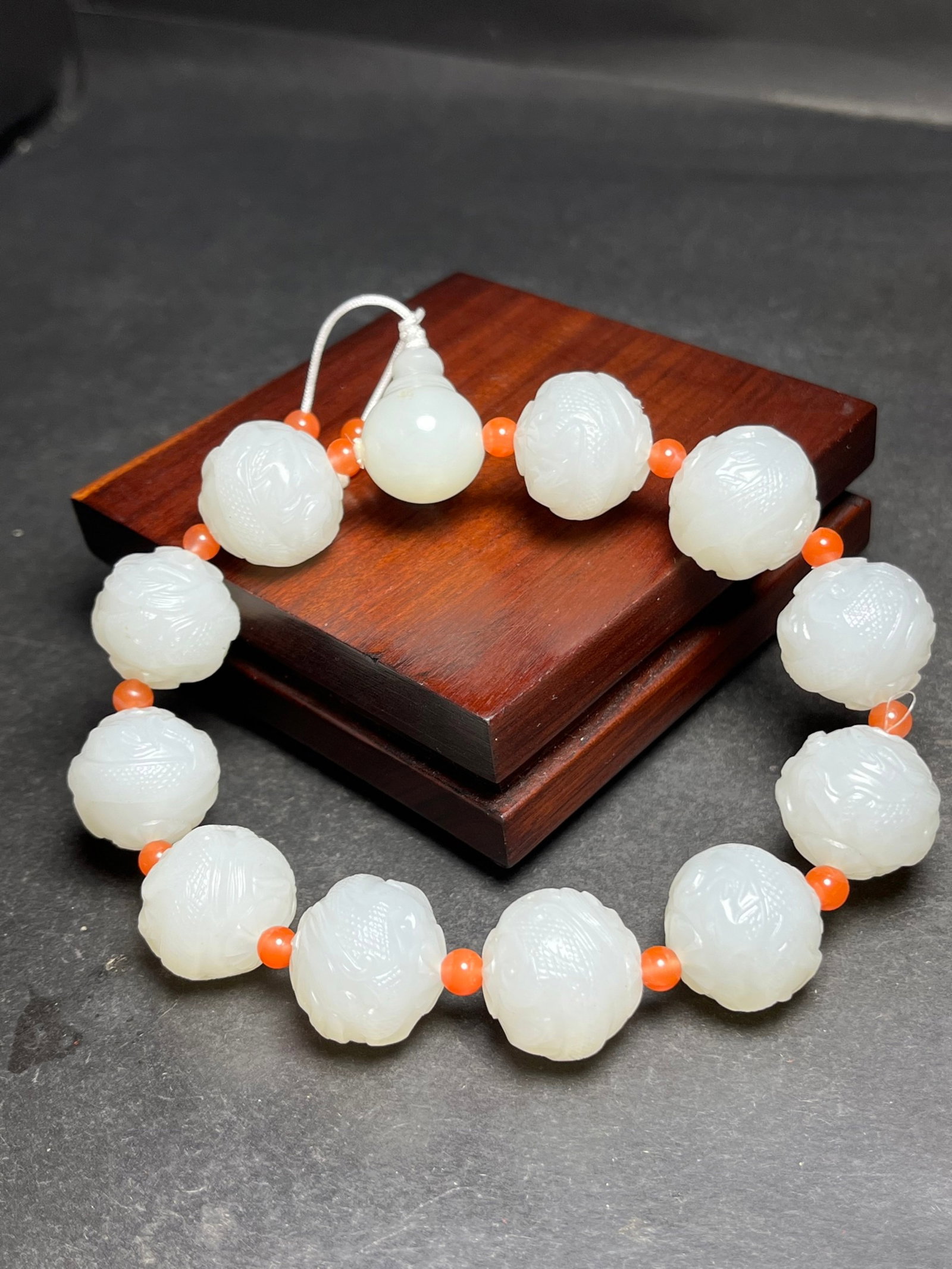 An Exquisite White Jade Dragon Pattern Bracelets - 7