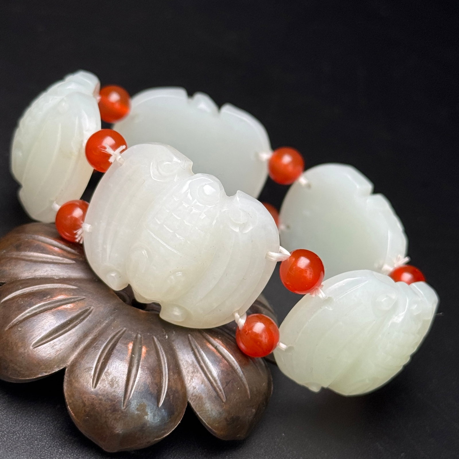 An Exquisite White Jade Bats Pattern Bracelets - 2