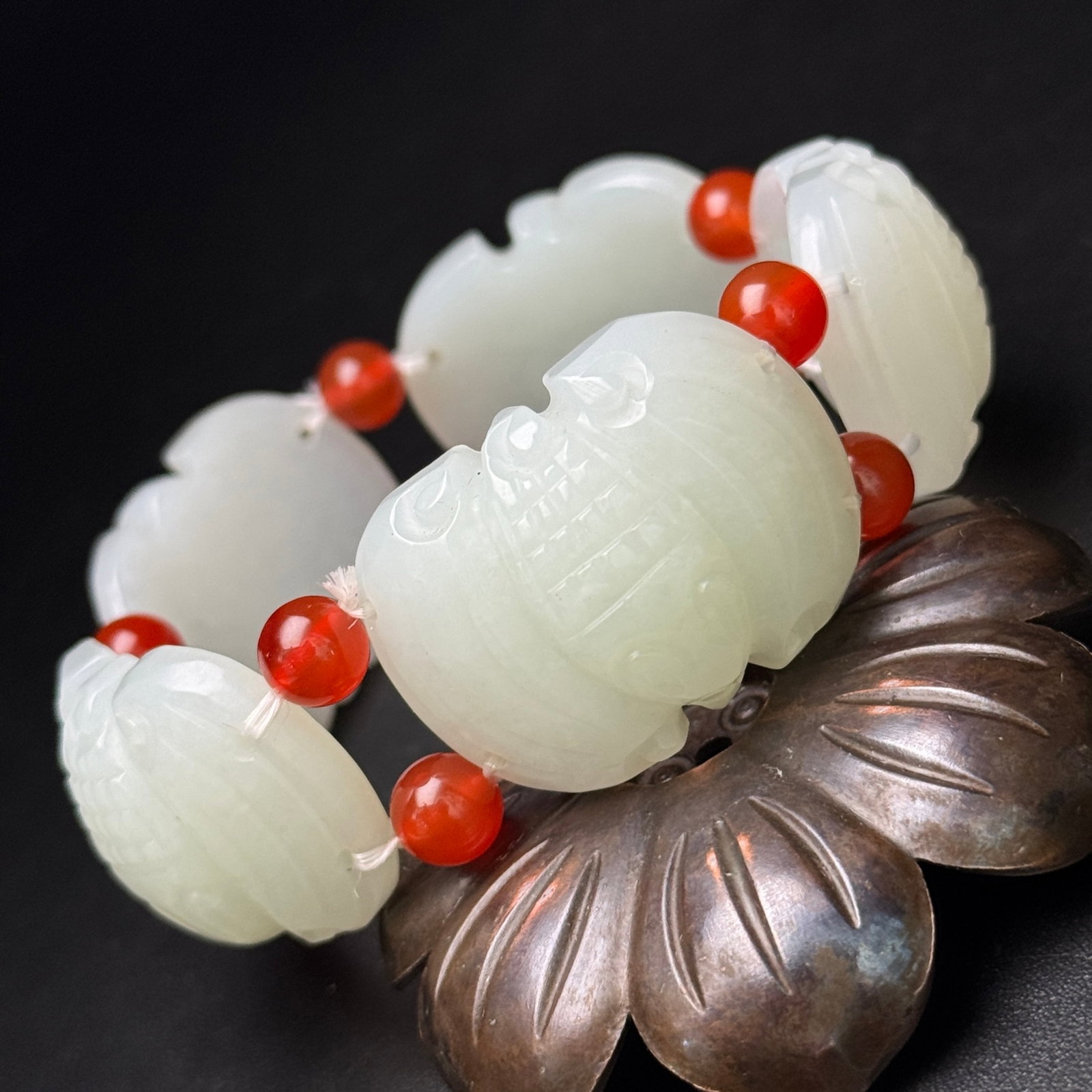 An Exquisite White Jade Bats Pattern Bracelets - 3