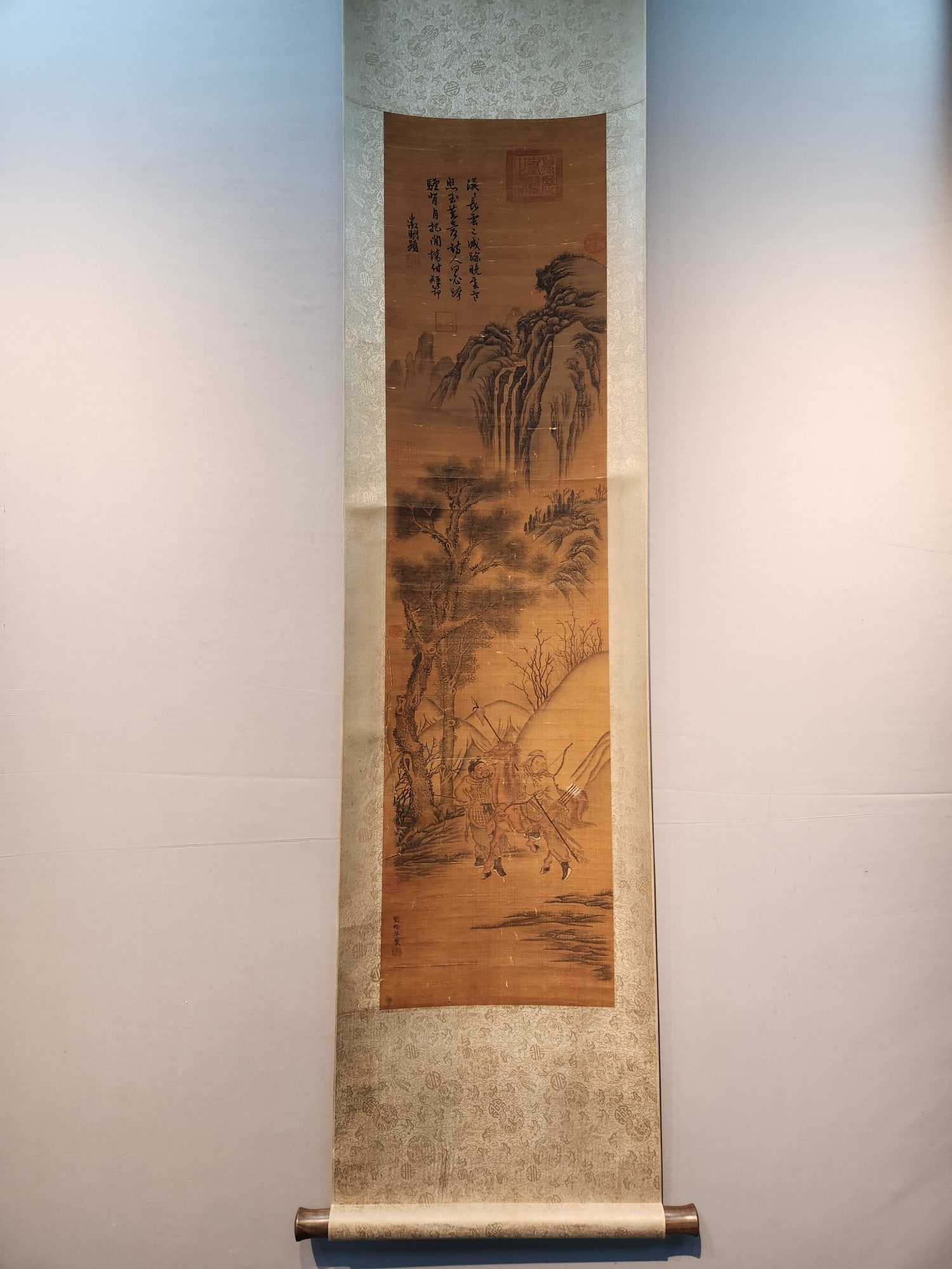 A Chinese Vertical Scroll Ink Painting of Landscape and Figure on Silk,Liu Songnian: A Chinese Vertical Scroll Ink Painting of Landscape and Figure on Silk,Liu Songnian,Size:(Without frame)49.2inx12.6in 一幅中国水墨绢本山水&#