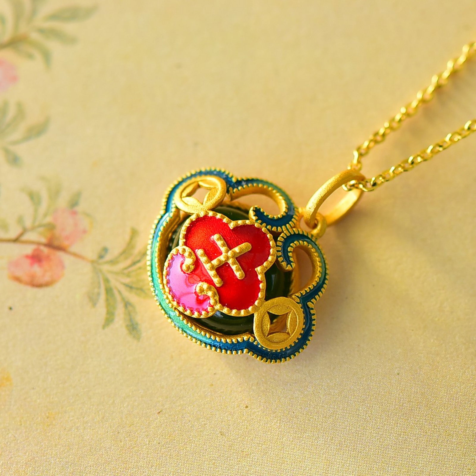 An Exquisite Sterling Silver-Gold Plated Inlaid Jasper Pendant: An Exquisite Sterling Silver-Gold Plated Inlaid Jasper Pendant 纯银镀金镶碧玉吊坠