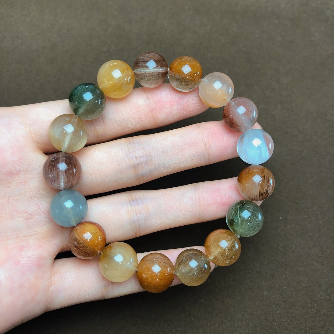 An Exquisite Crystal Bracelets: An Exquisite Crystal Bracelets,Size:12.4mm,Weight:45.7g 水晶手串
