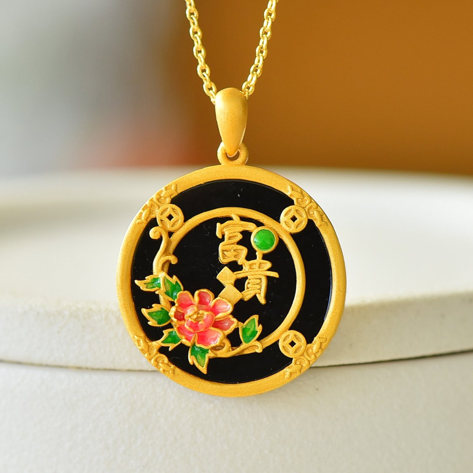 An Exquisite Sterling Silver-Gold Plated Inlaid Black Jade Pendant: An Exquisite Sterling Silver-Gold Plated Inlaid Black Jade Pendant 纯银镀金镶黑玉吊坠