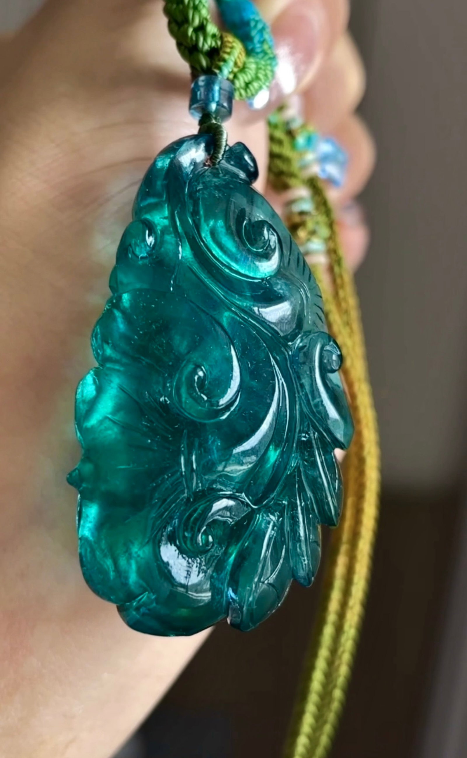 An Exquisite Aquamarine Cash Pattern Pendant: An Exquisite Aquamarine Cash Pattern Pendant,Size:57mmx35mmx16mm,Weight:47.3g 海蓝宝铜钱纹吊坠 寓意:事事顺意 招