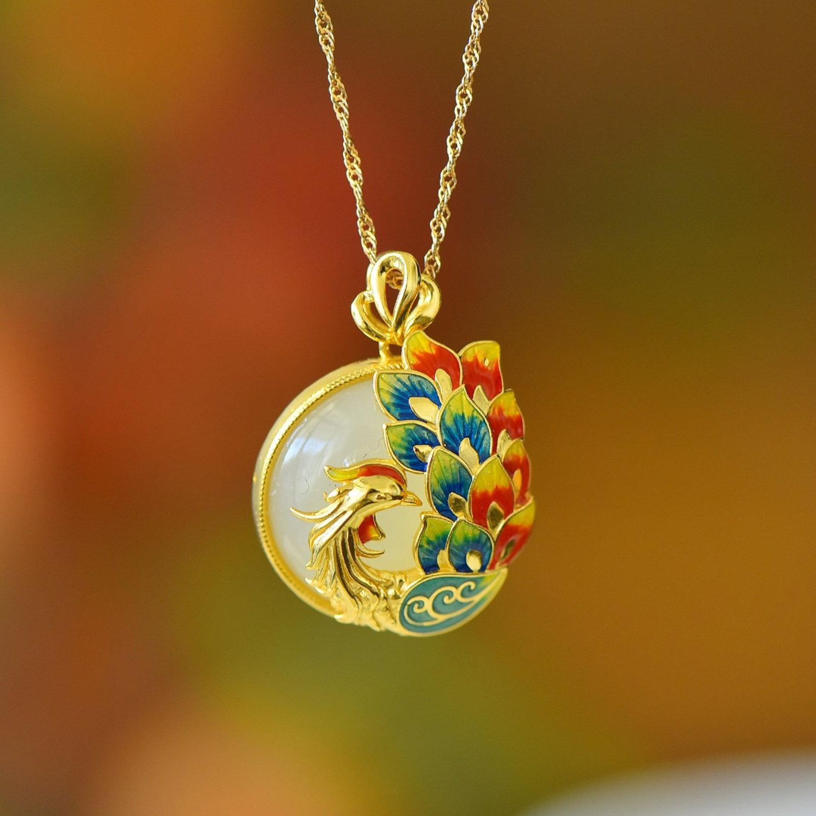An Exquisite Sterling Silver-Gold Plated Inlaid White Jade Pendant: An Exquisite Sterling Silver-Gold Plated Inlaid White Jade Pendant,Size:20mmx20mm 纯银镀金镶白玉吊坠