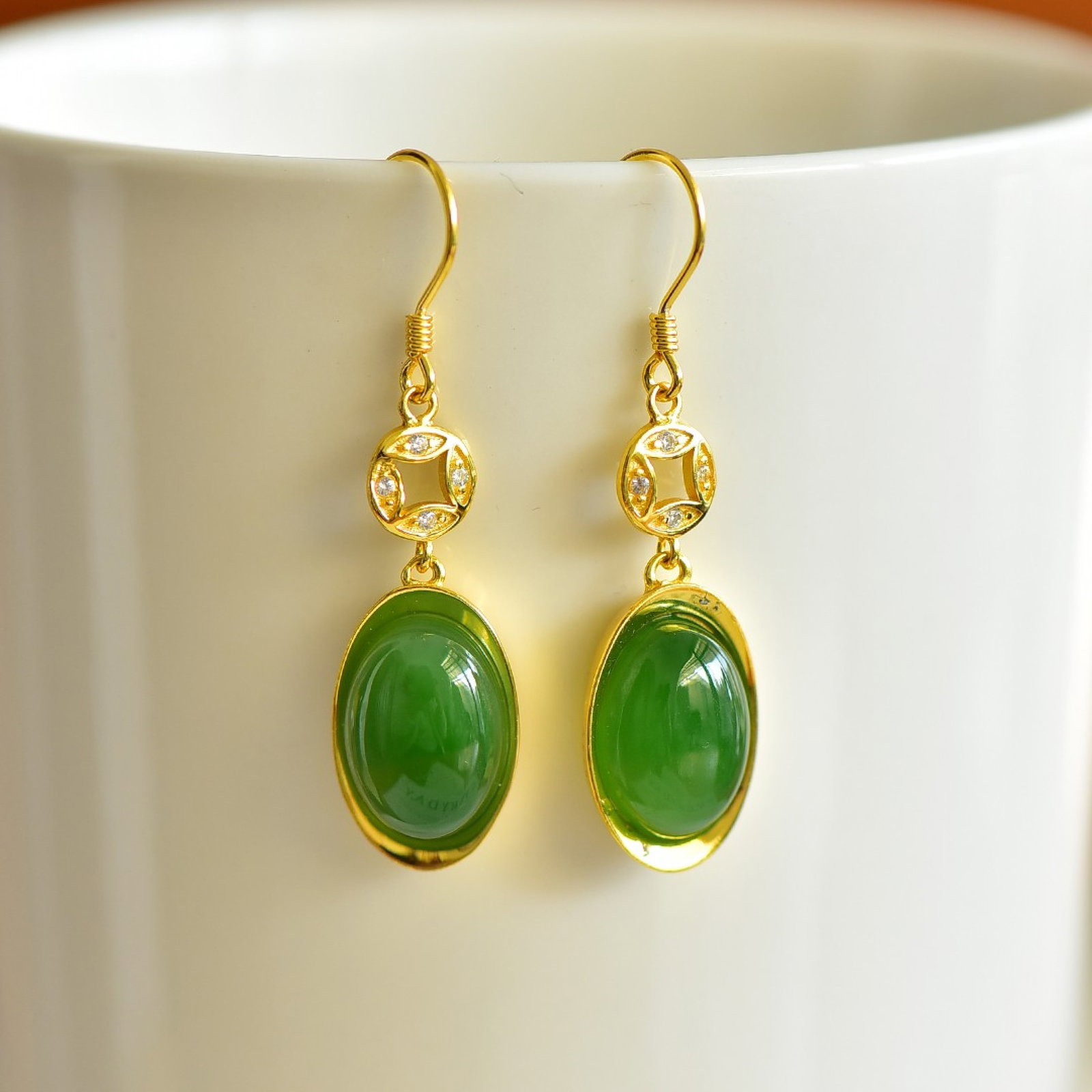 A Pair of Exquisite Sterling Silver-Gold Plated Inlaid Jasper Earrings,Inlaid Diamond: A Pair of Exquisite Sterling Silver-Gold Plated Inlaid Jasper Earrings,Inlaid Diamond,Size:10mmx14mm 一对纯银镀金镶碧玉耳环,嵌&#