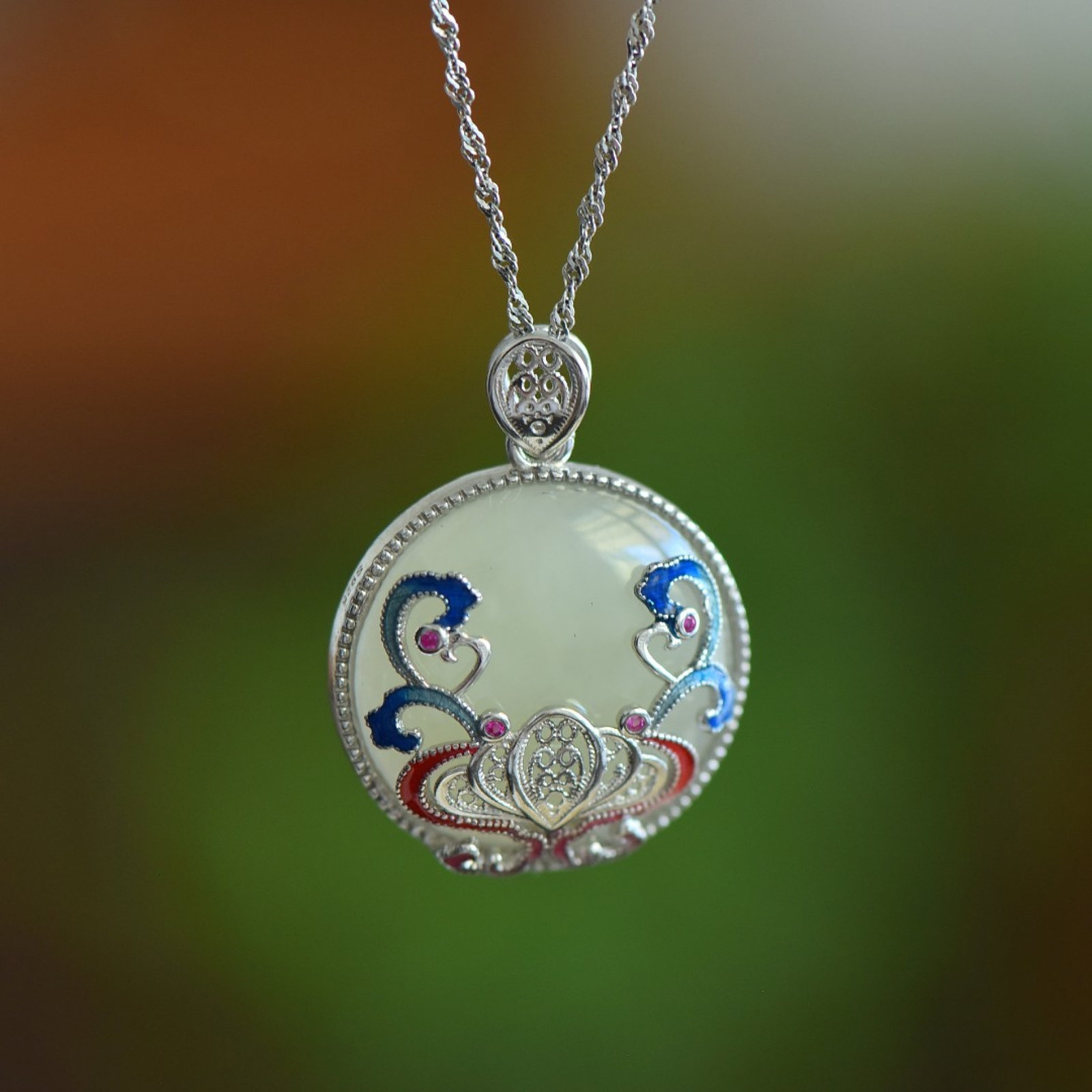An Exquisite Sterling Silver Inlaid White Jade Pendant: An Exquisite Sterling Silver Inlaid White Jade Pendant,Size:20mmx20mm 纯银镶白玉吊坠