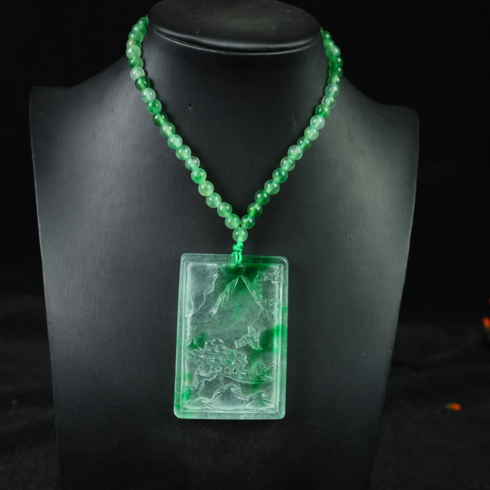 An Exquisite Jadeite Landscape Pattern Pendant: An Exquisite Jadeite Landscape Pattern Pendant，Size:68mmx40mmx7mm 翡翠山水纹挂件