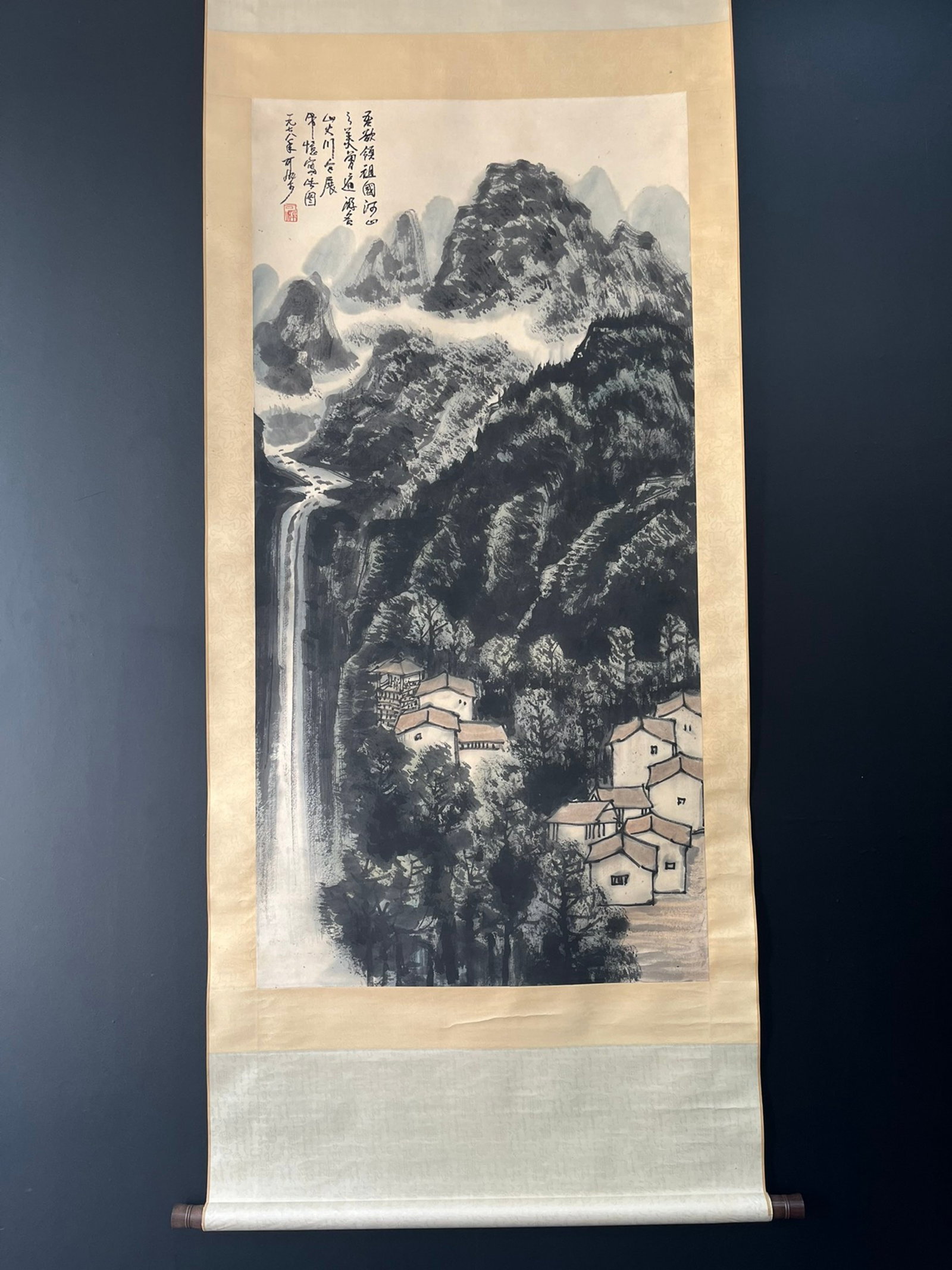 A Chinese Vertical Scroll Ink Painting of Landscape on Paper,Li Keran: A Chinese Vertical Scroll Ink Painting of Landscape on Paper,Li Keran,Size:27inx54.3in 一幅中国水墨山水画立轴,李可染