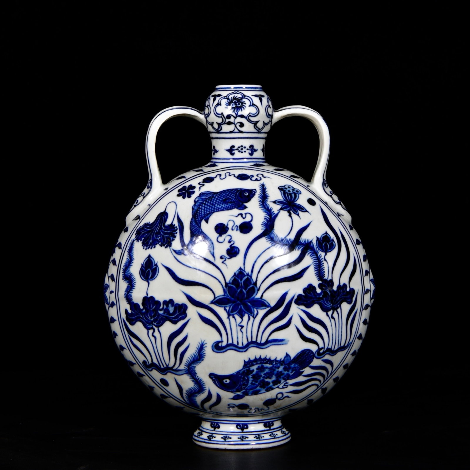 An Exquisite Blue and White Hornwort Pattern Double-Ears Vase: An Exquisite Blue and White Hornwort Pattern Double-Ears Vase,Ming Dynasty,China,Yongle Four-character Mark,Size:11inx8.3in 青花鱼藻纹双耳瓶,中