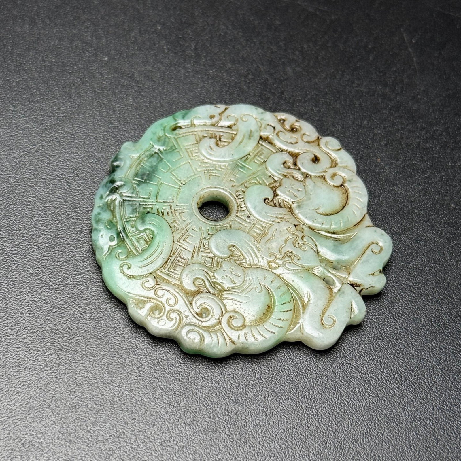 An Exquisite Jadeite Dragon Pattern Pendant - 4