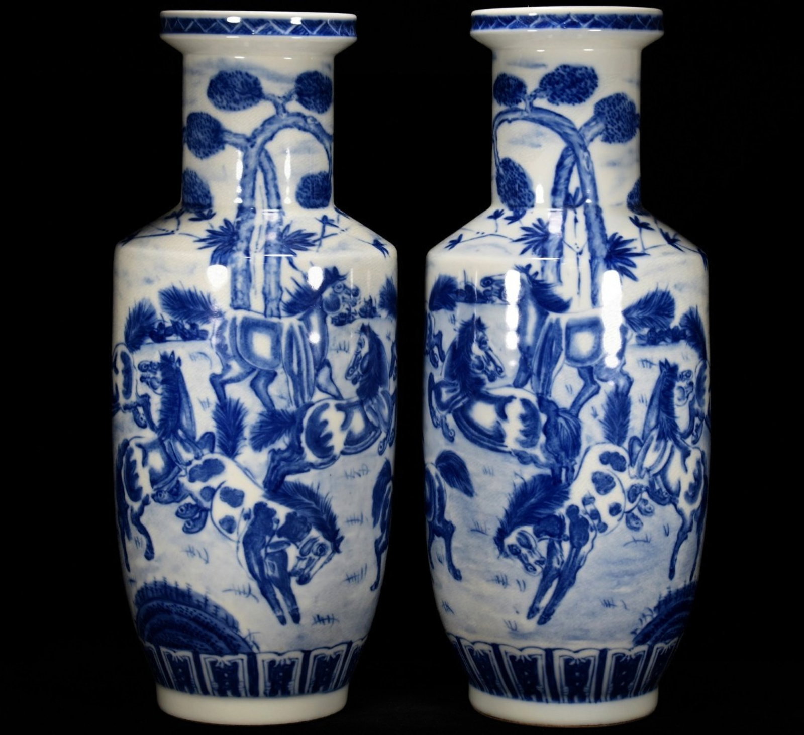 A Pair of Huge Blue and White Horse Pattern Vases: A Pair of Huge Blue and White Horse Pattern Vases,Qing Dynasty,China,Kangxi Six-character Mark,Size:18.1inx7.9in 一对青花骏马纹瓶,中国଀
