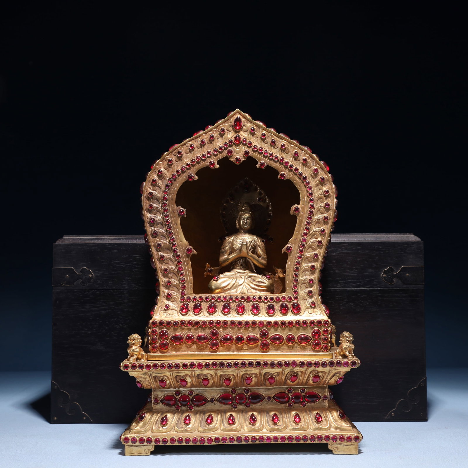 An Exquisite Gilt Bronze Niche, Inlaid Gems: An Exquisite Gilt Bronze Niche, Inlaid Gems, Qing Dynasty,China, Qianlong Four-character Mark, Size:8.3inx6.3inx12.2in,(Box)15.7inx11.8inx7.9in,Weight:4300g 铜鎏金佛龛,&#